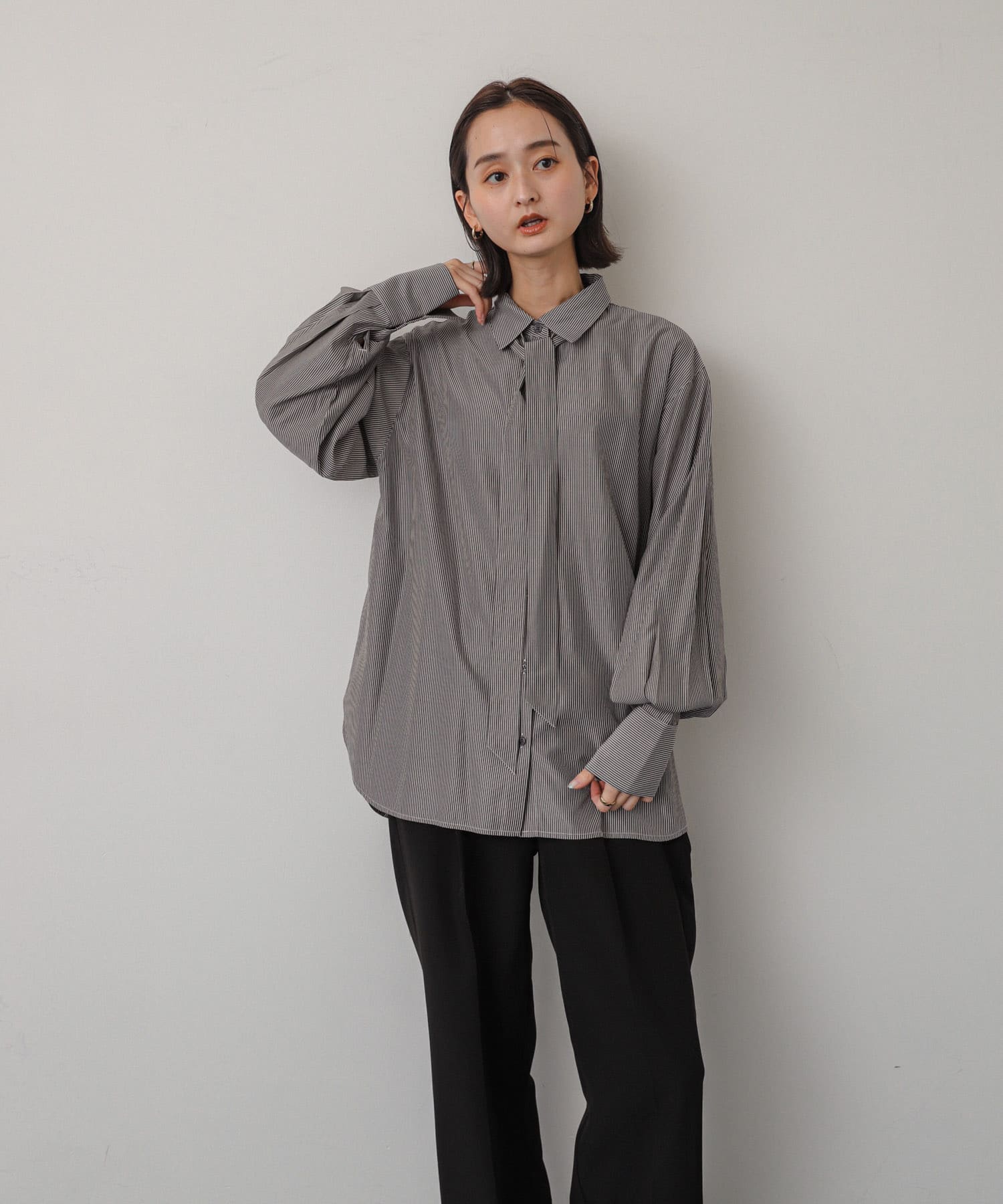 GRY×WHT