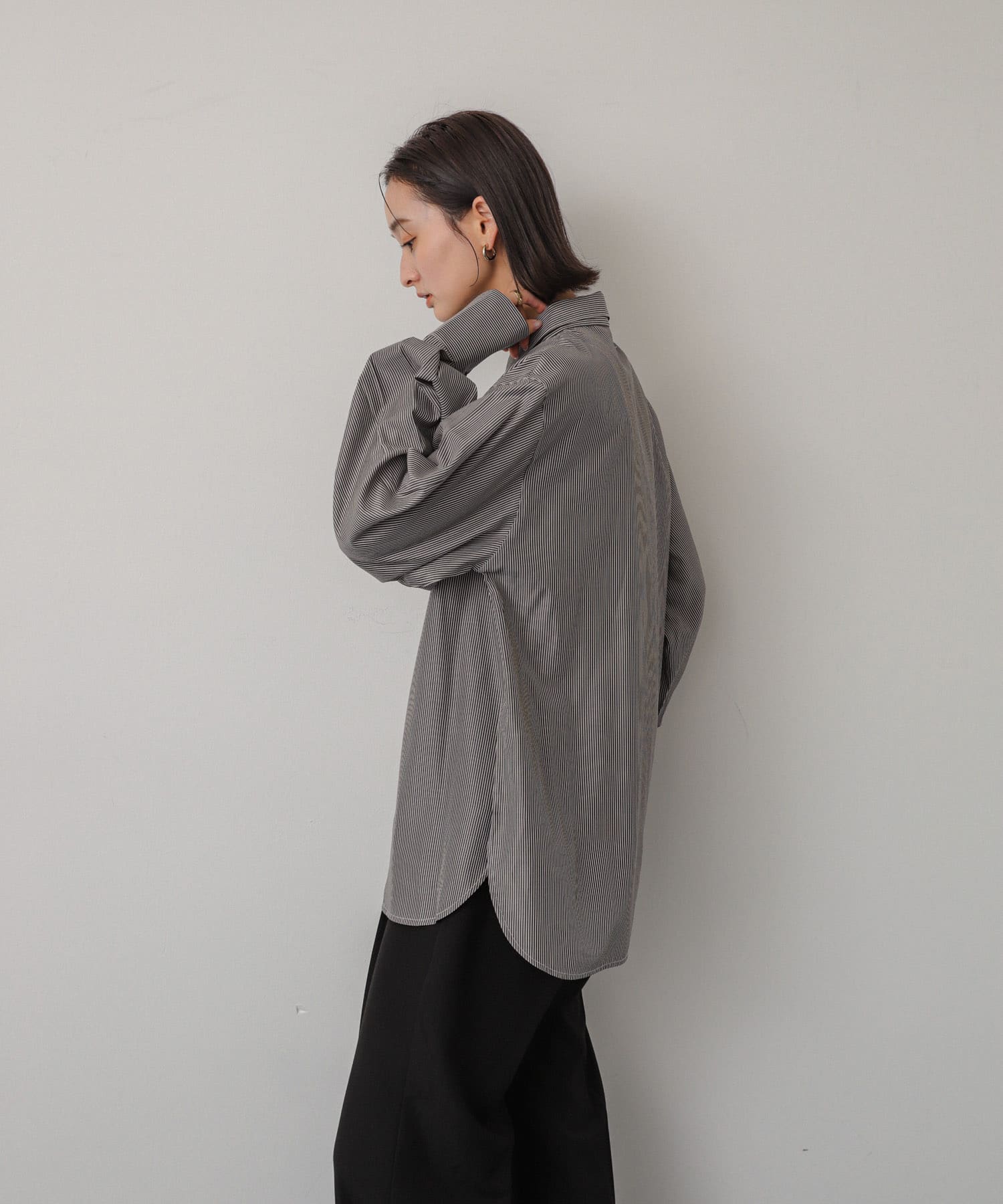 GRY×WHT