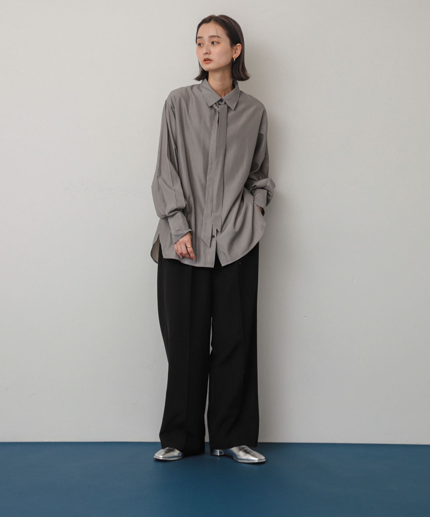 GRY×WHT