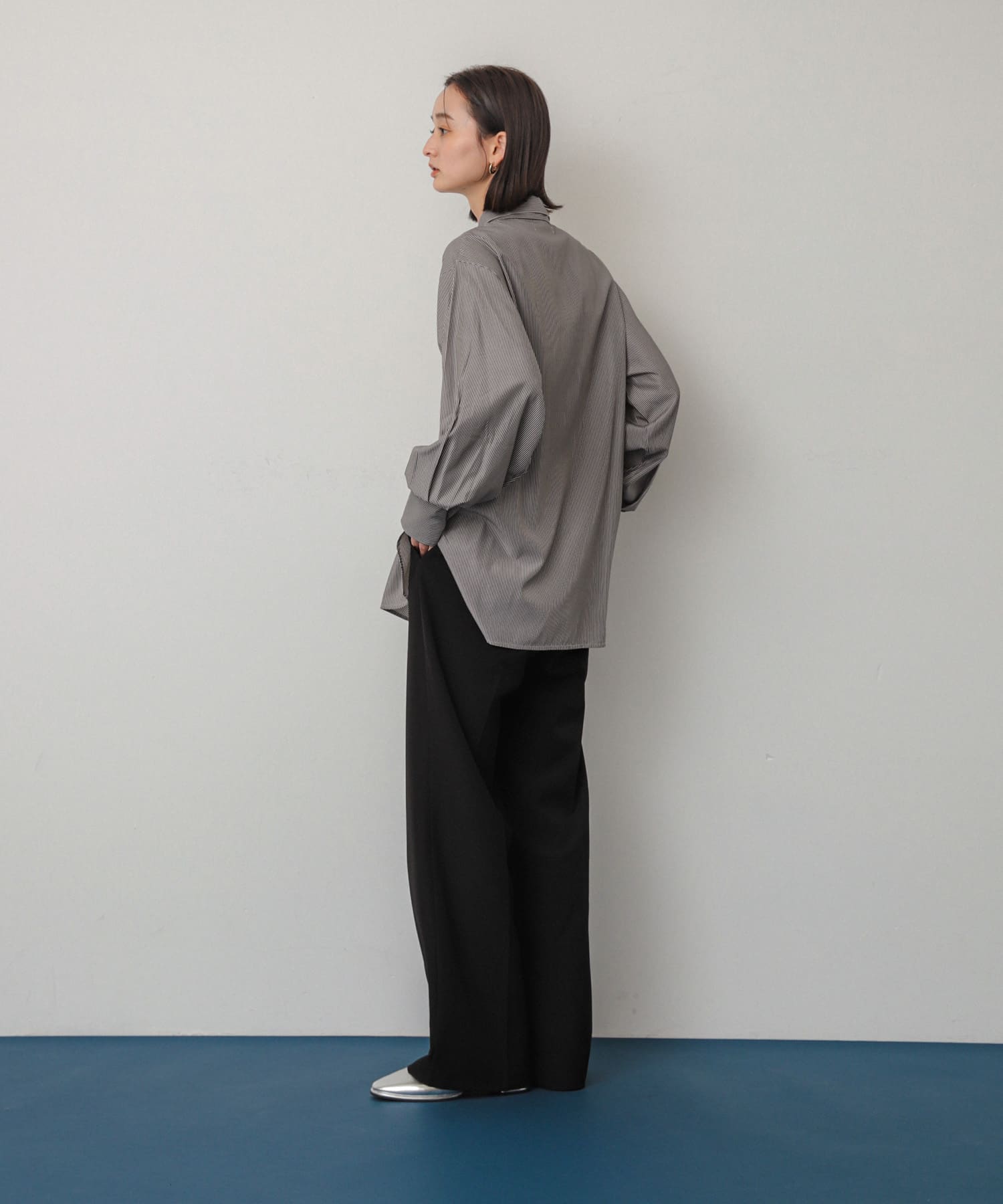 GRY×WHT