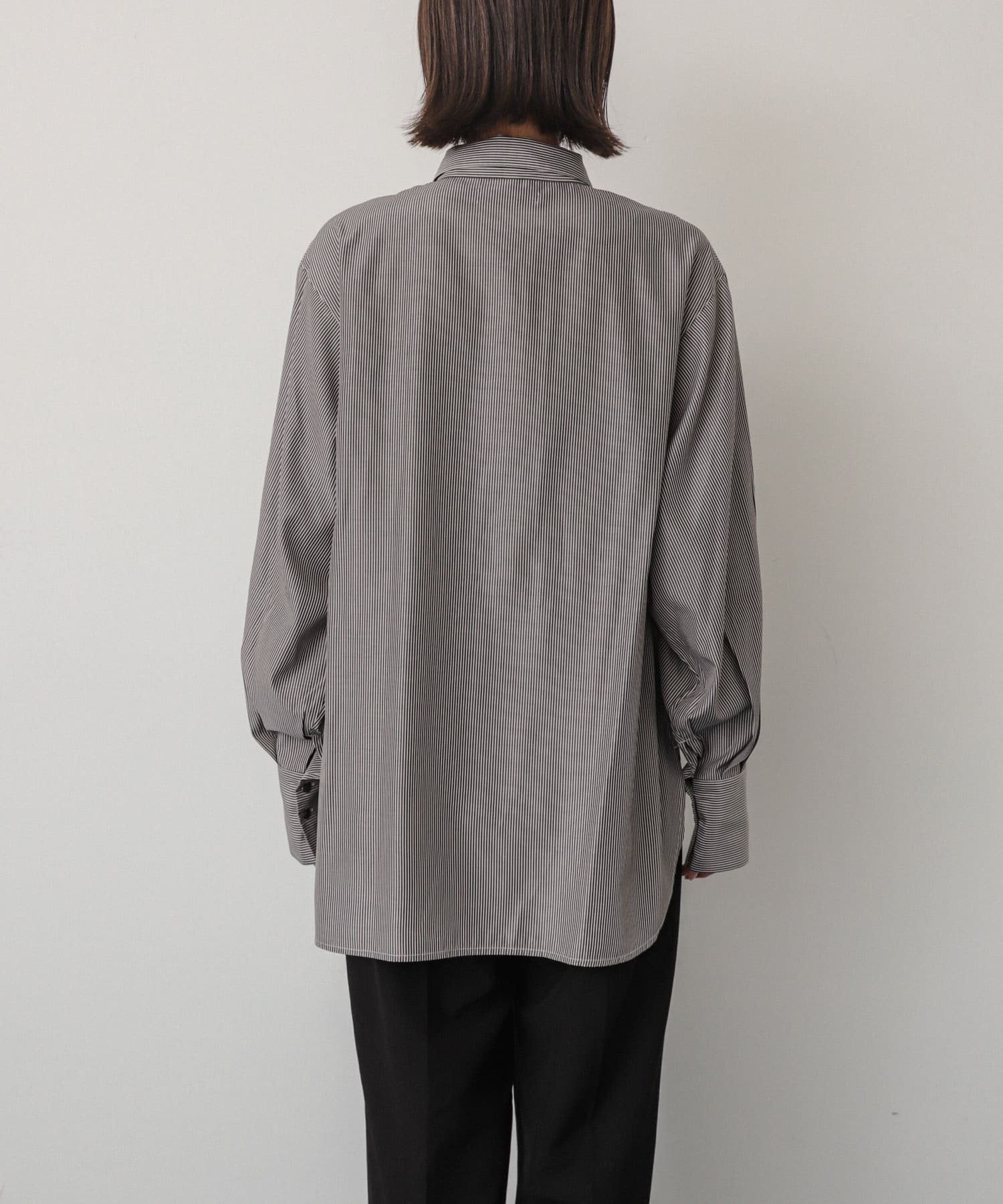 GRY×WHT