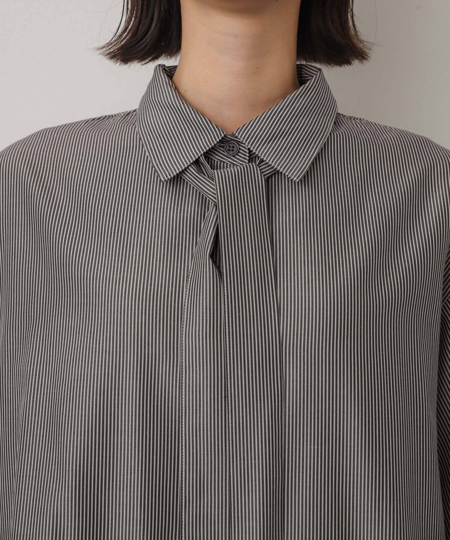 GRY×WHT