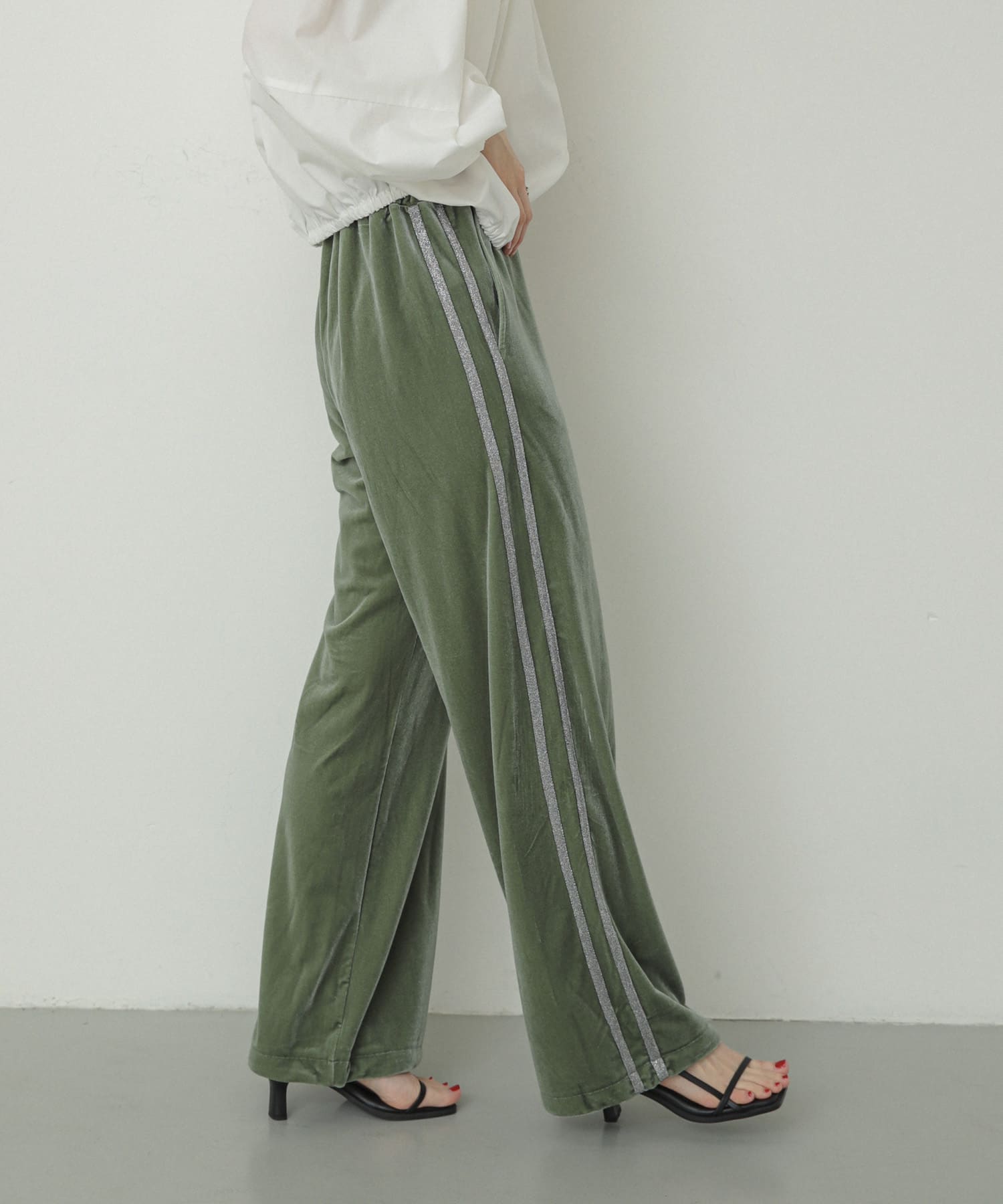 KHAKI