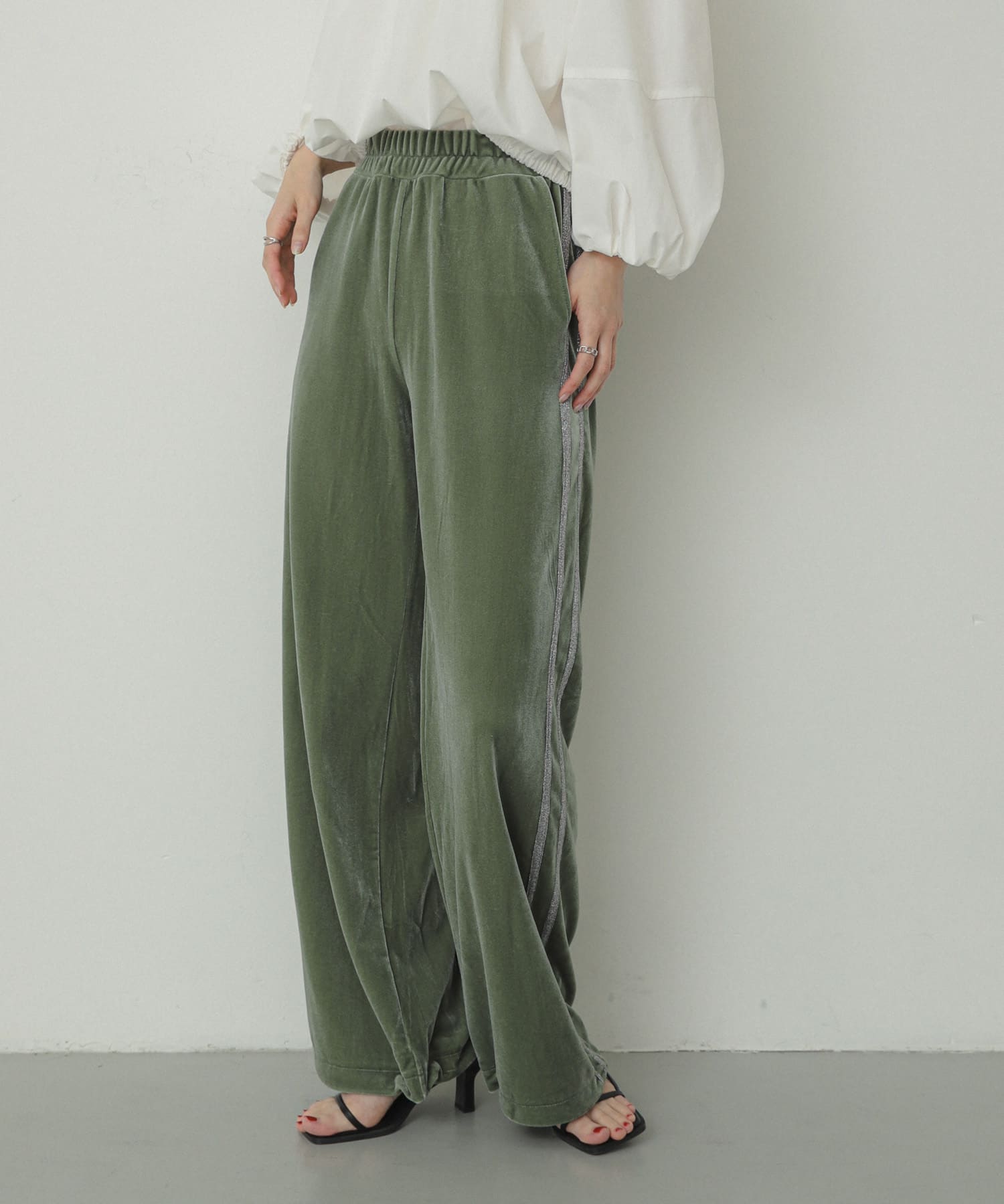 KHAKI
