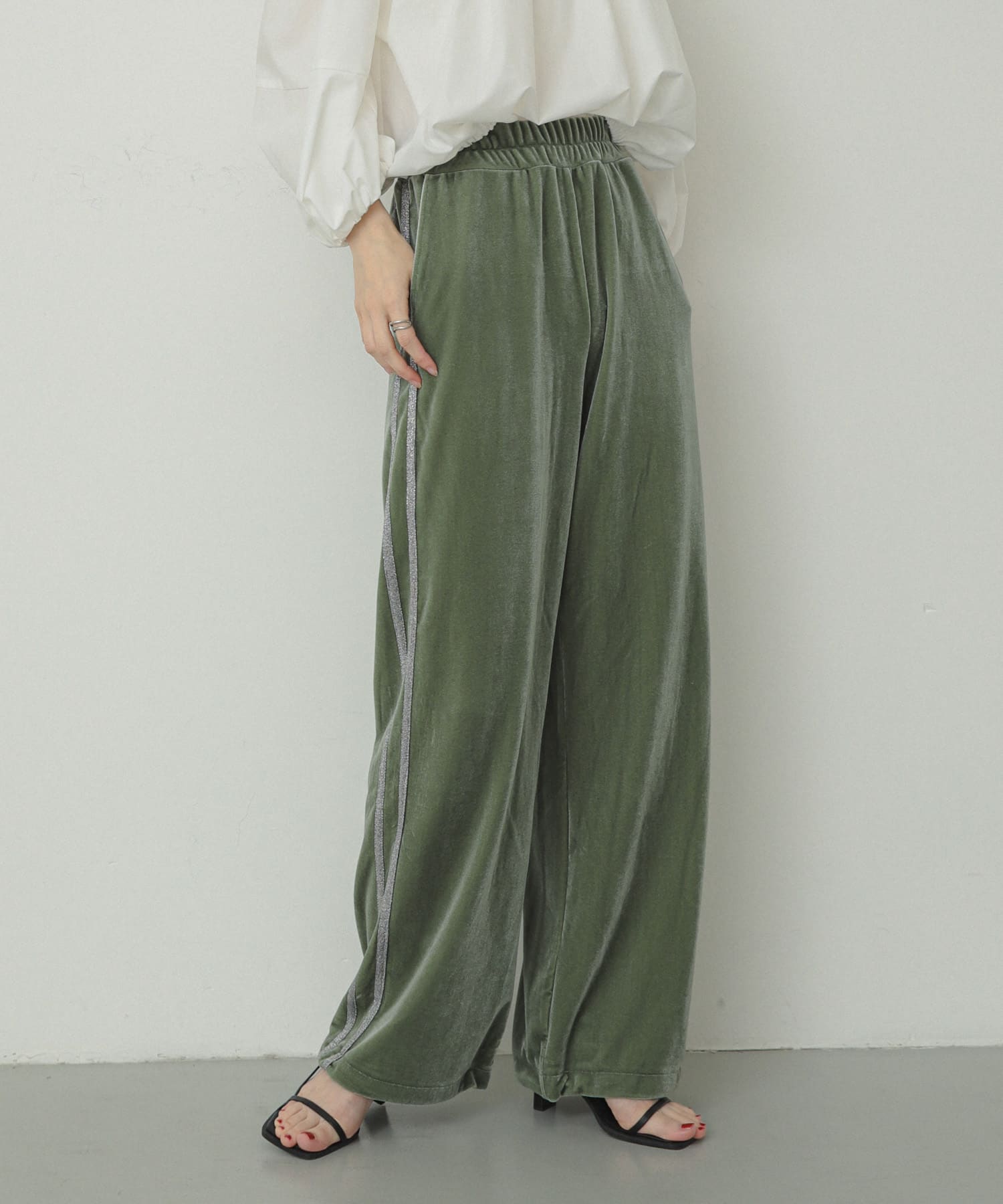 KHAKI