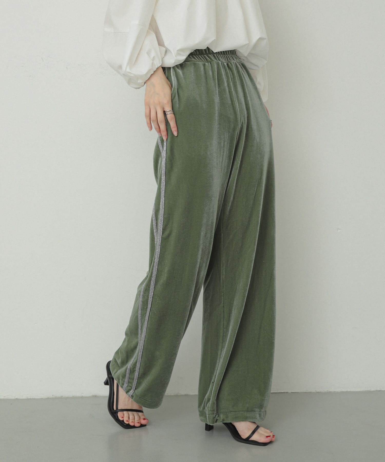 KHAKI