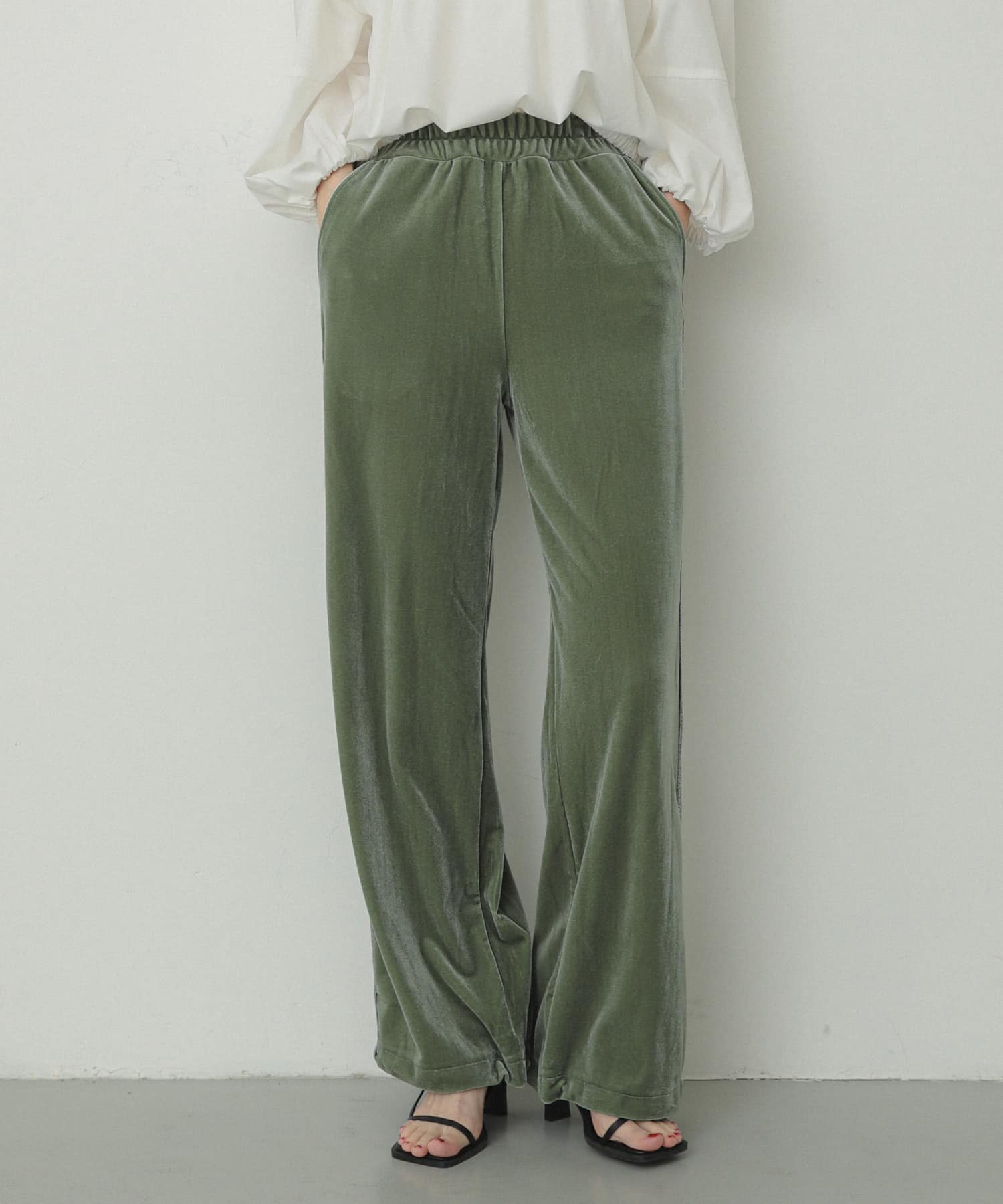KHAKI
