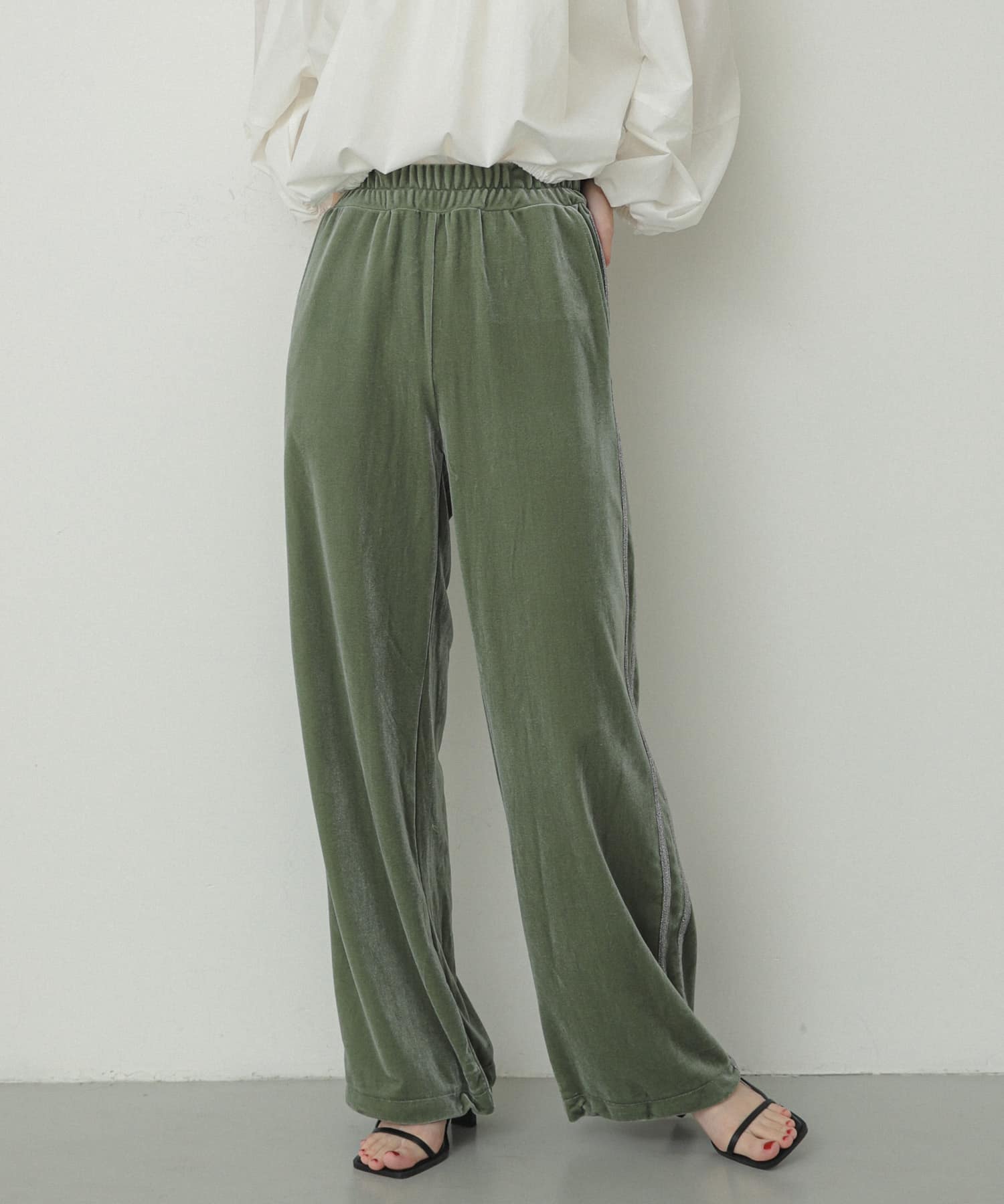 KHAKI