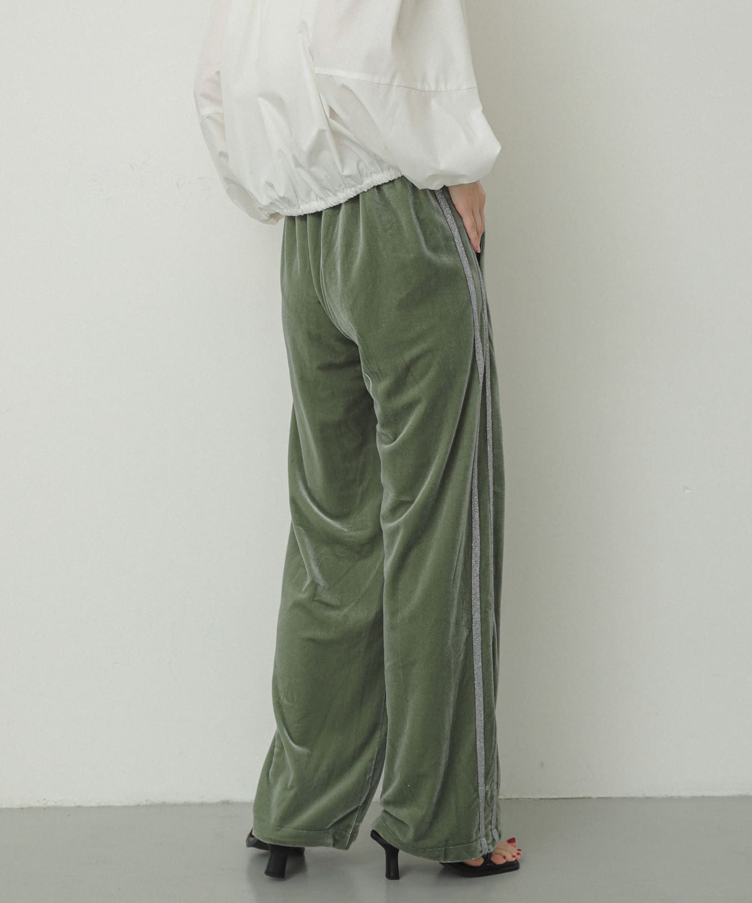 KHAKI