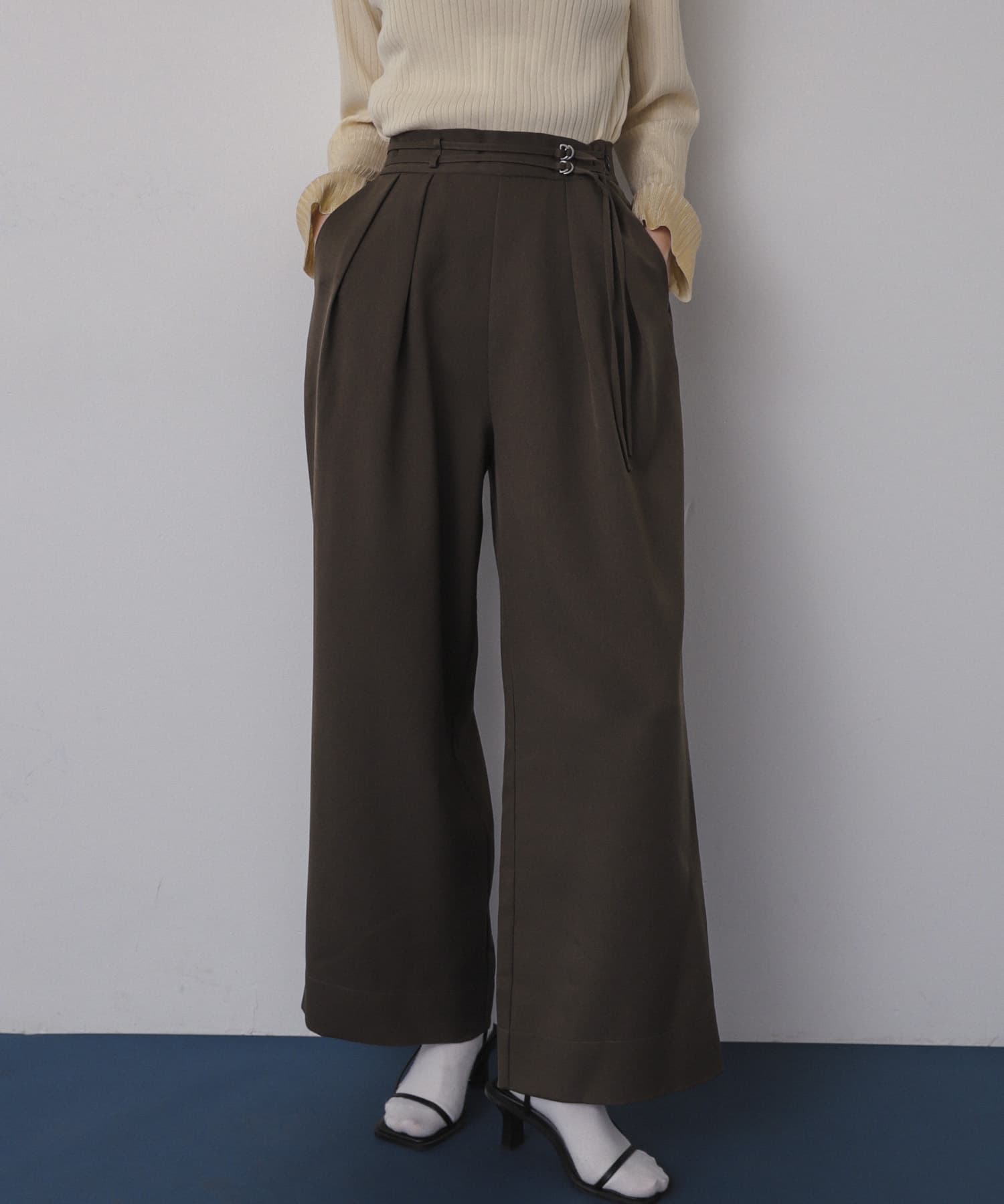 KHAKI