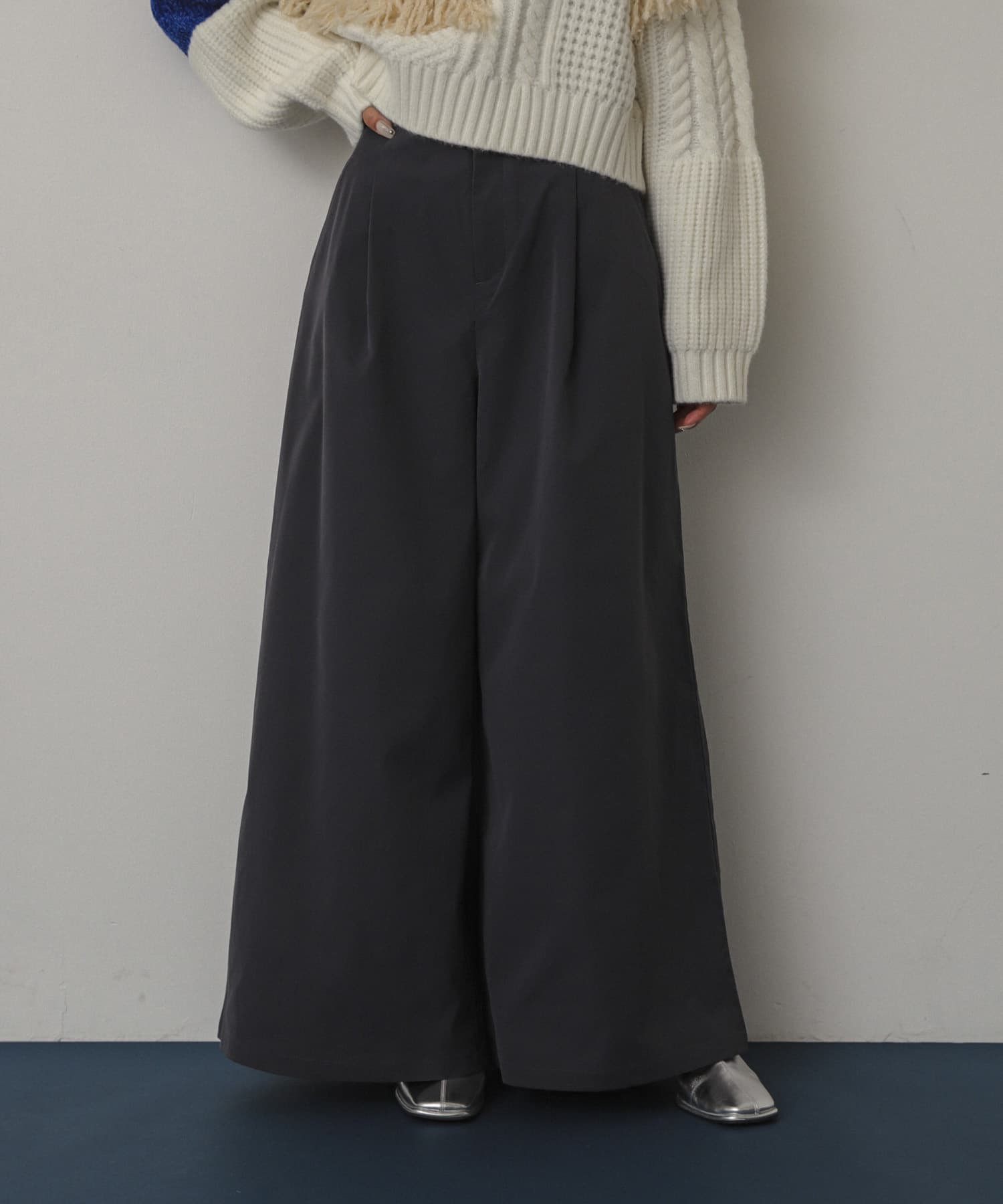 バックベルトバギーパンツ