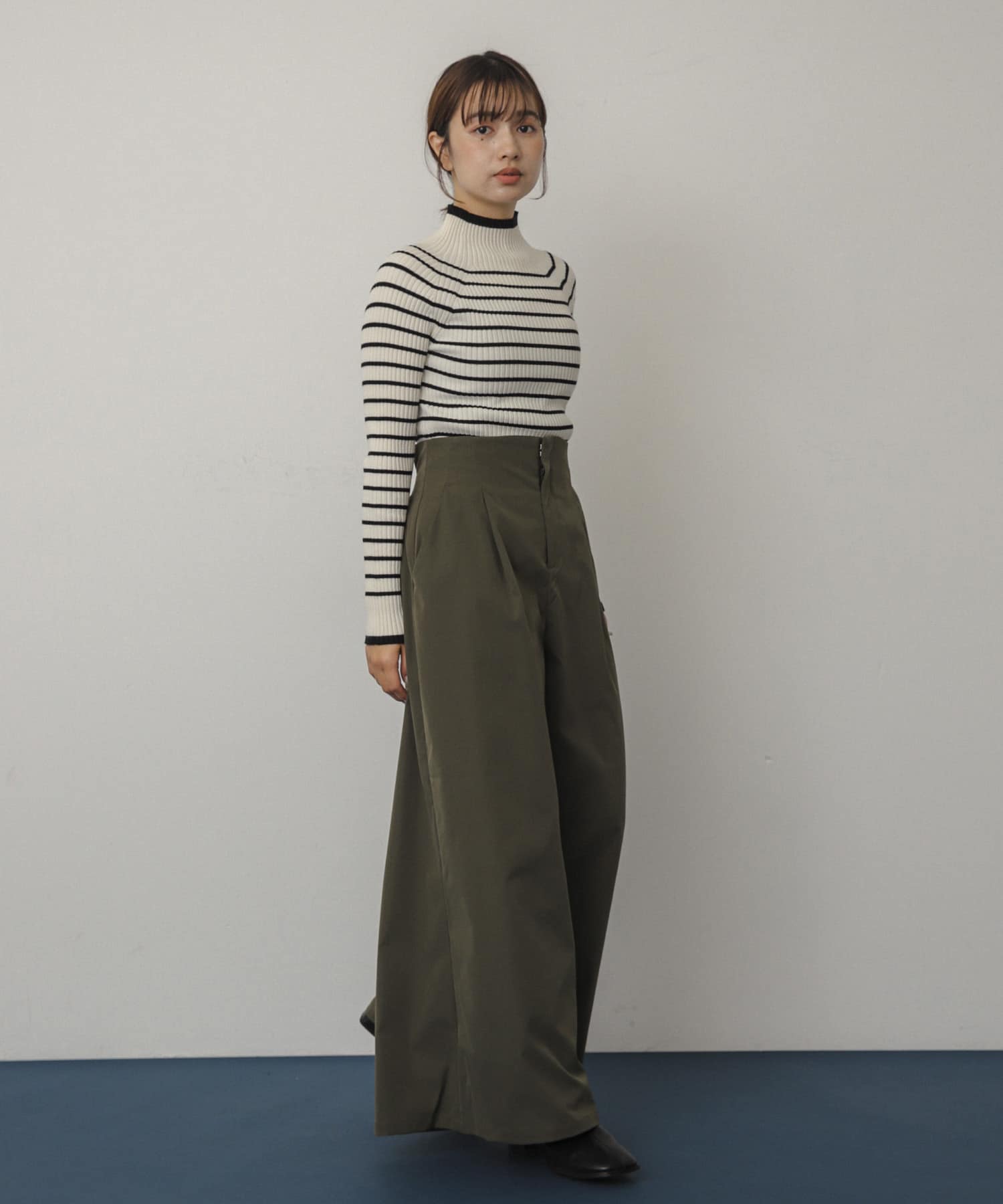 KHAKI