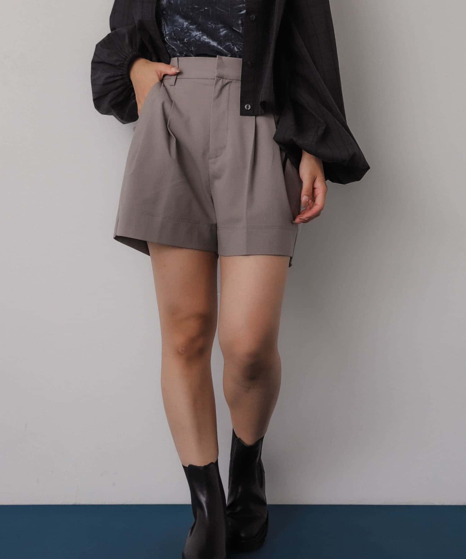 GRAY
