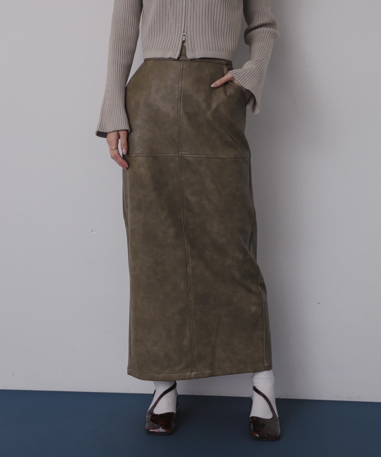 KHAKI
