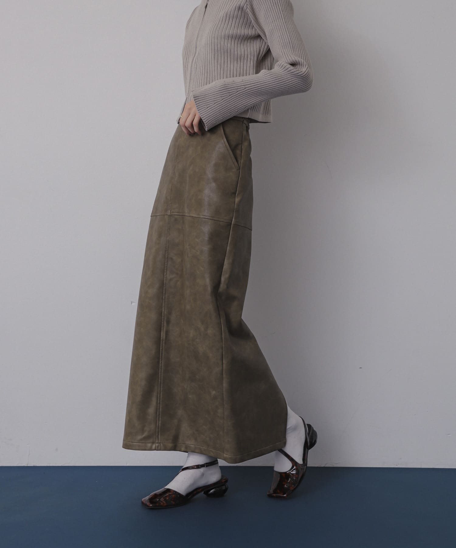 KHAKI