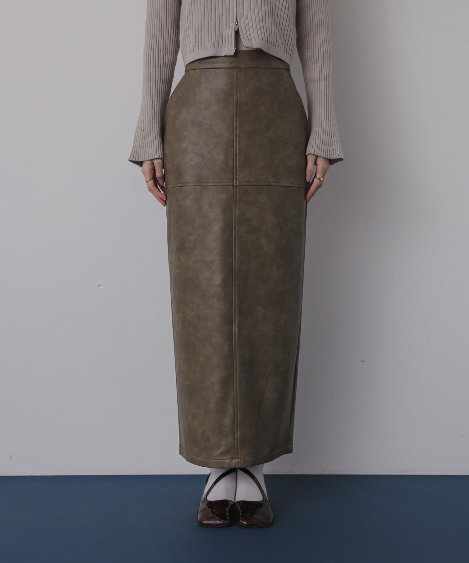 KHAKI