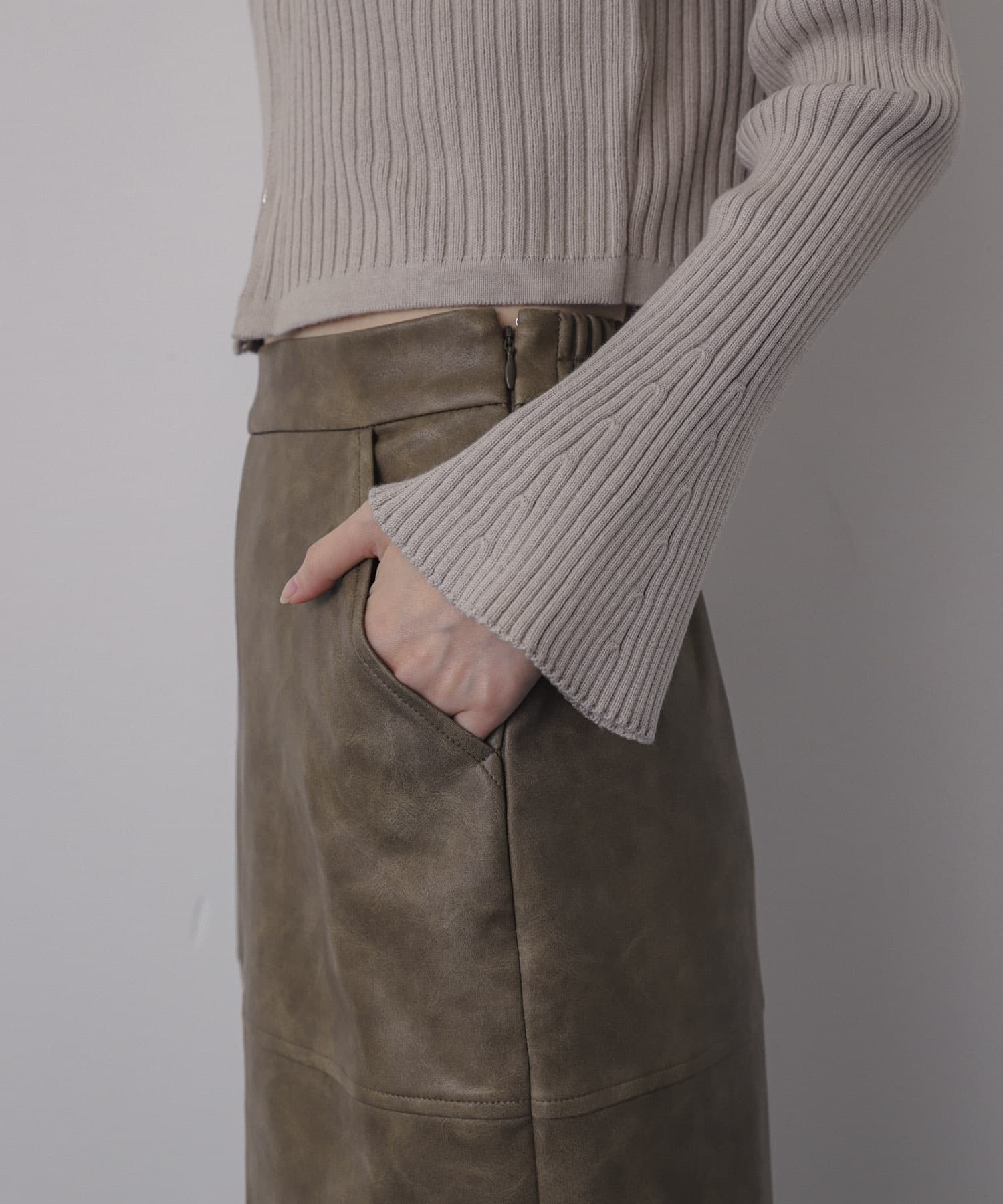 KHAKI