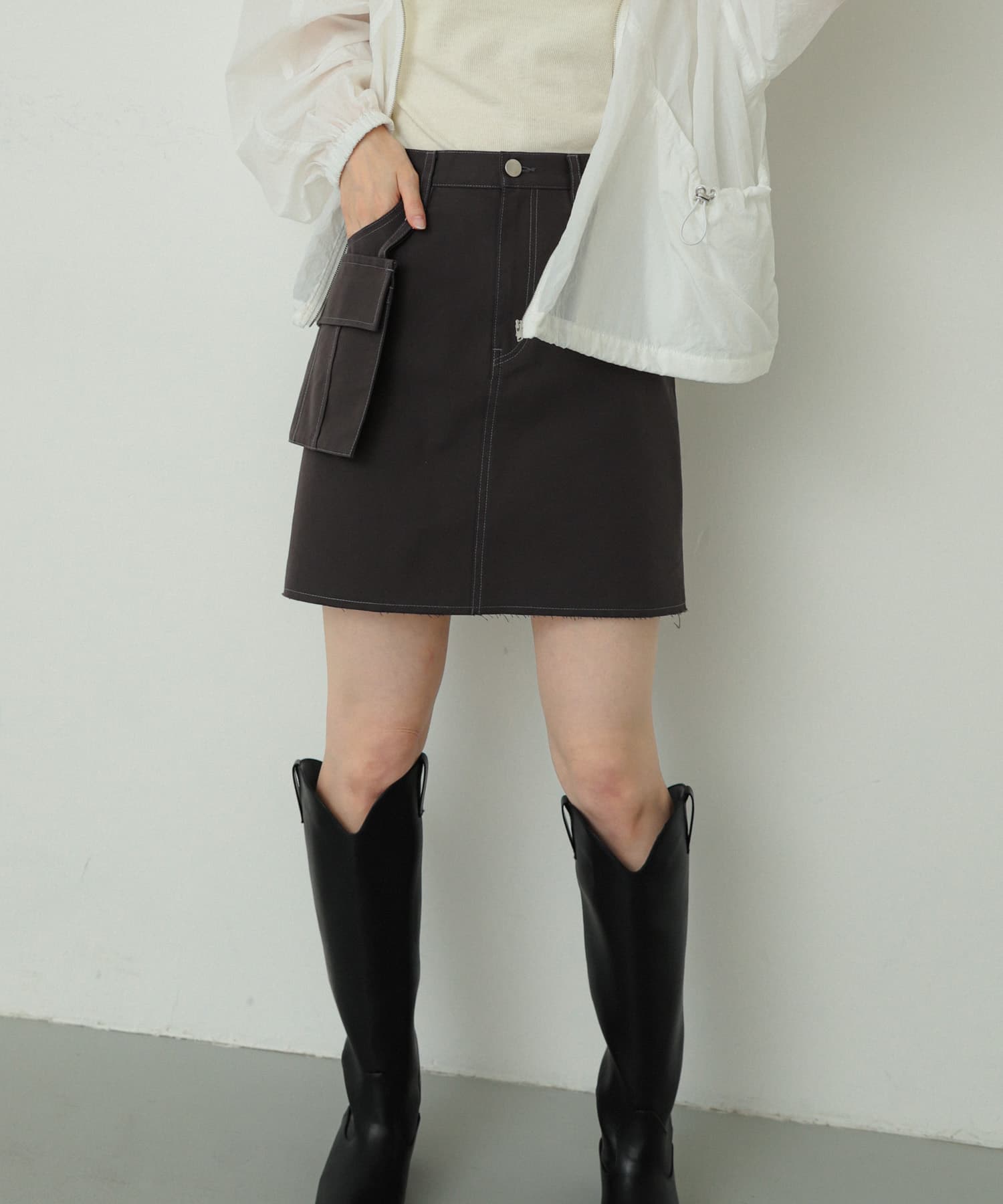 サイドポケットツキミニスカート(one BEIGE): スカート｜URBAN