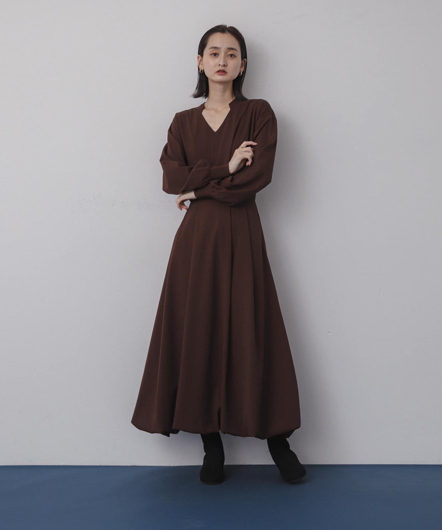 スキッパーバルーンワンピース(COMPACT BLACK): ワンピース｜URBAN