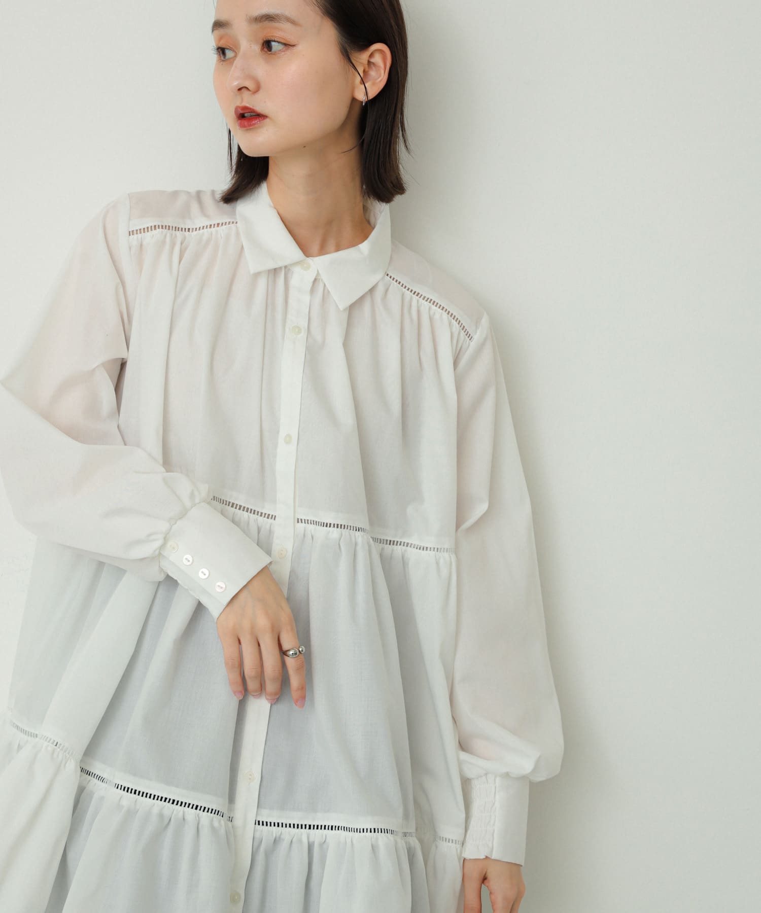 OFF WHITE