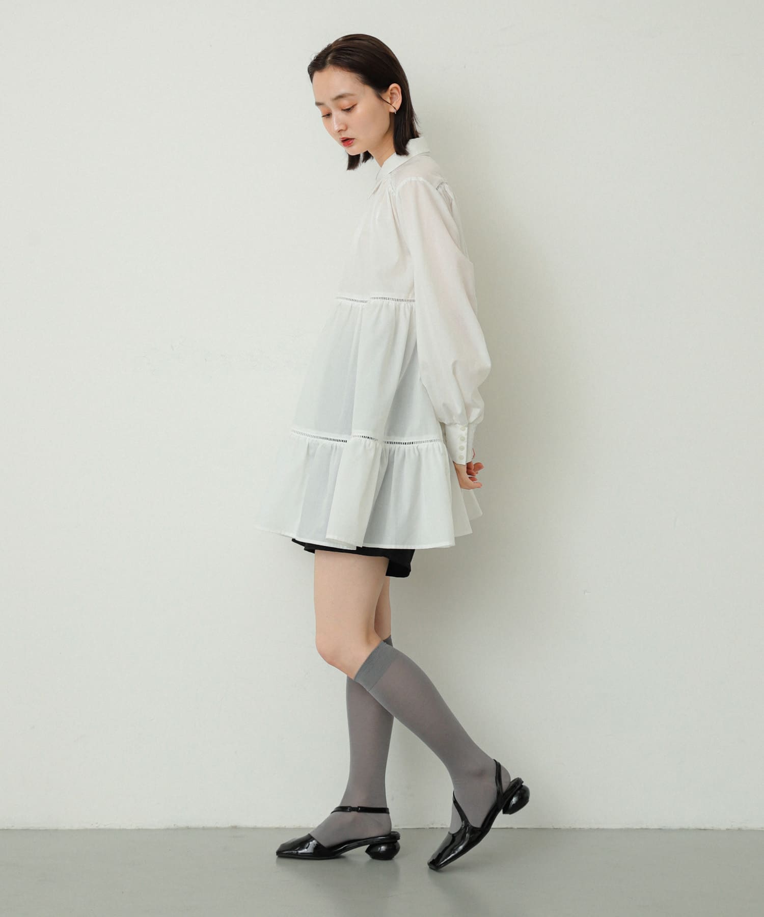 OFF WHITE