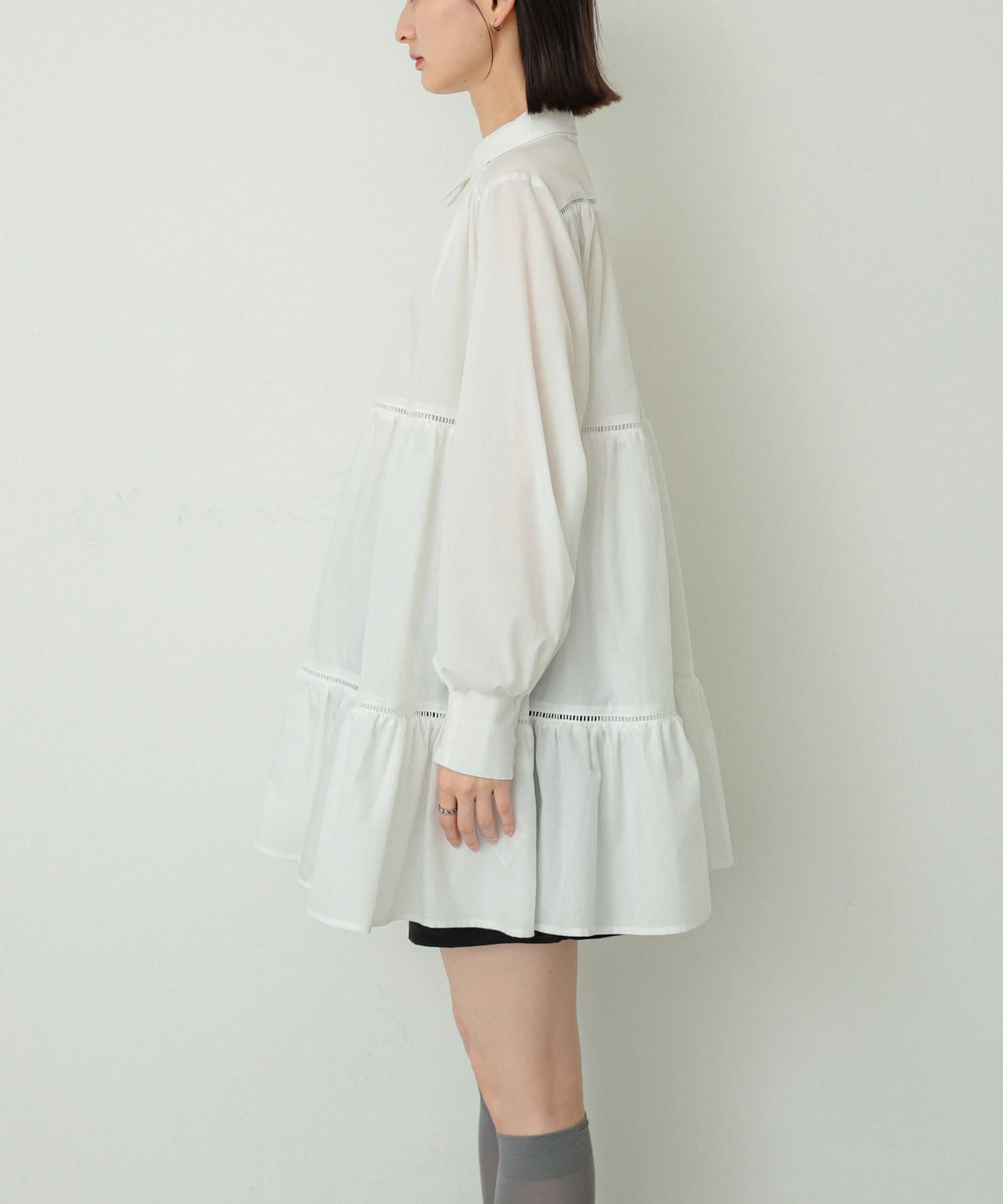 OFF WHITE