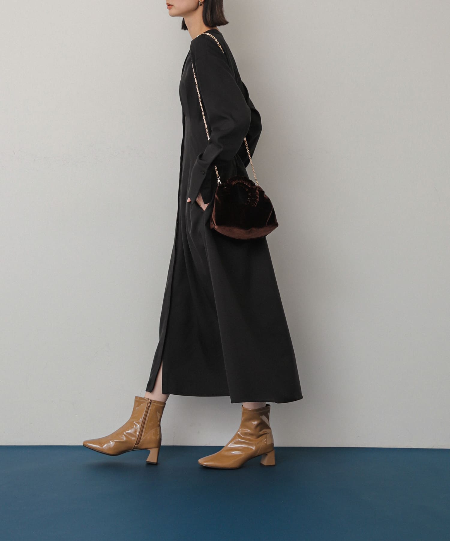 ウエストタックワンピース(COMPACT BLACK): ワンピース｜URBAN