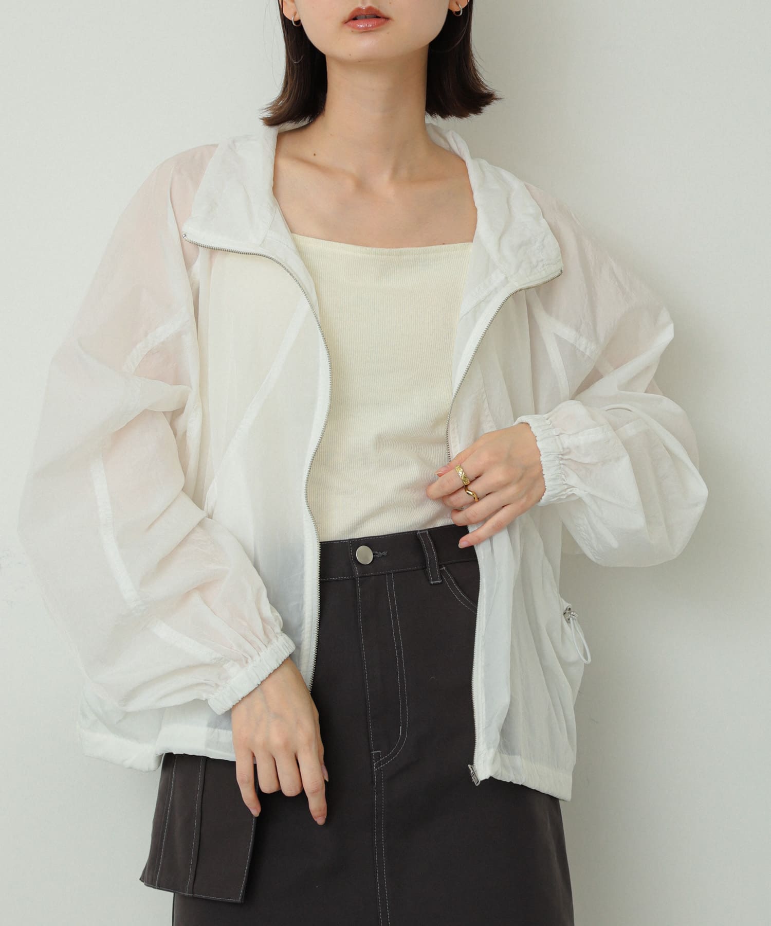 OFF WHITE