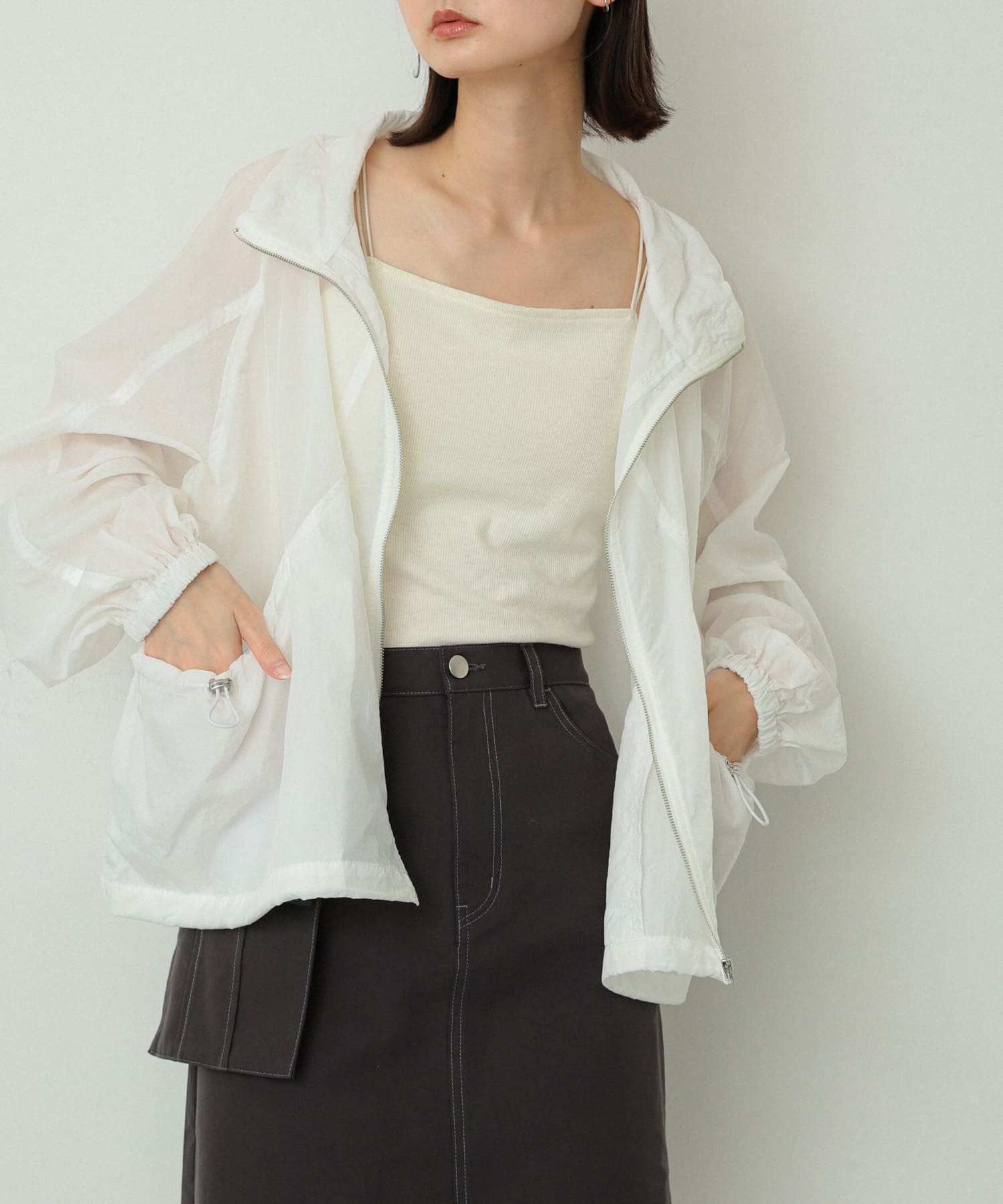OFF WHITE