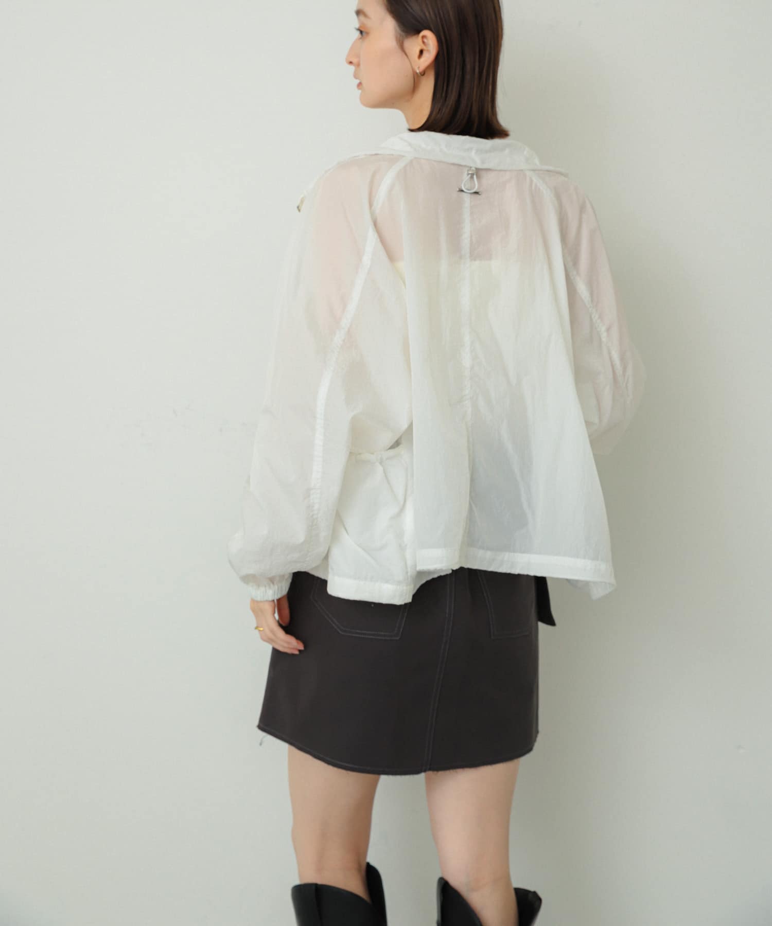 OFF WHITE