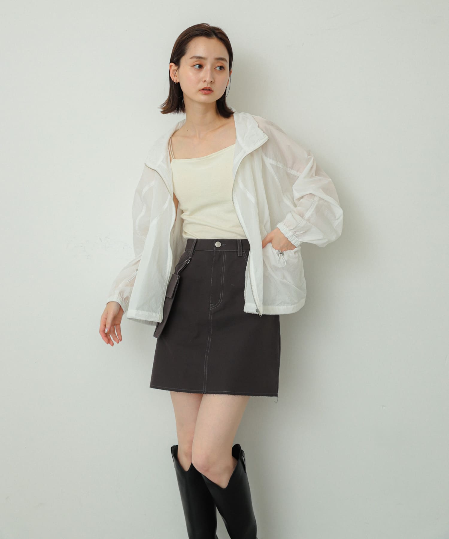 OFF WHITE