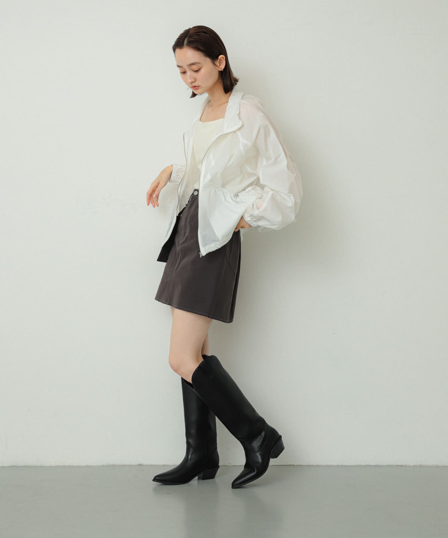 OFF WHITE