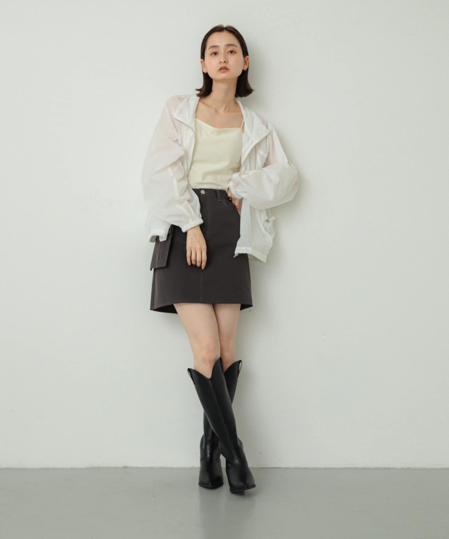 OFF WHITE