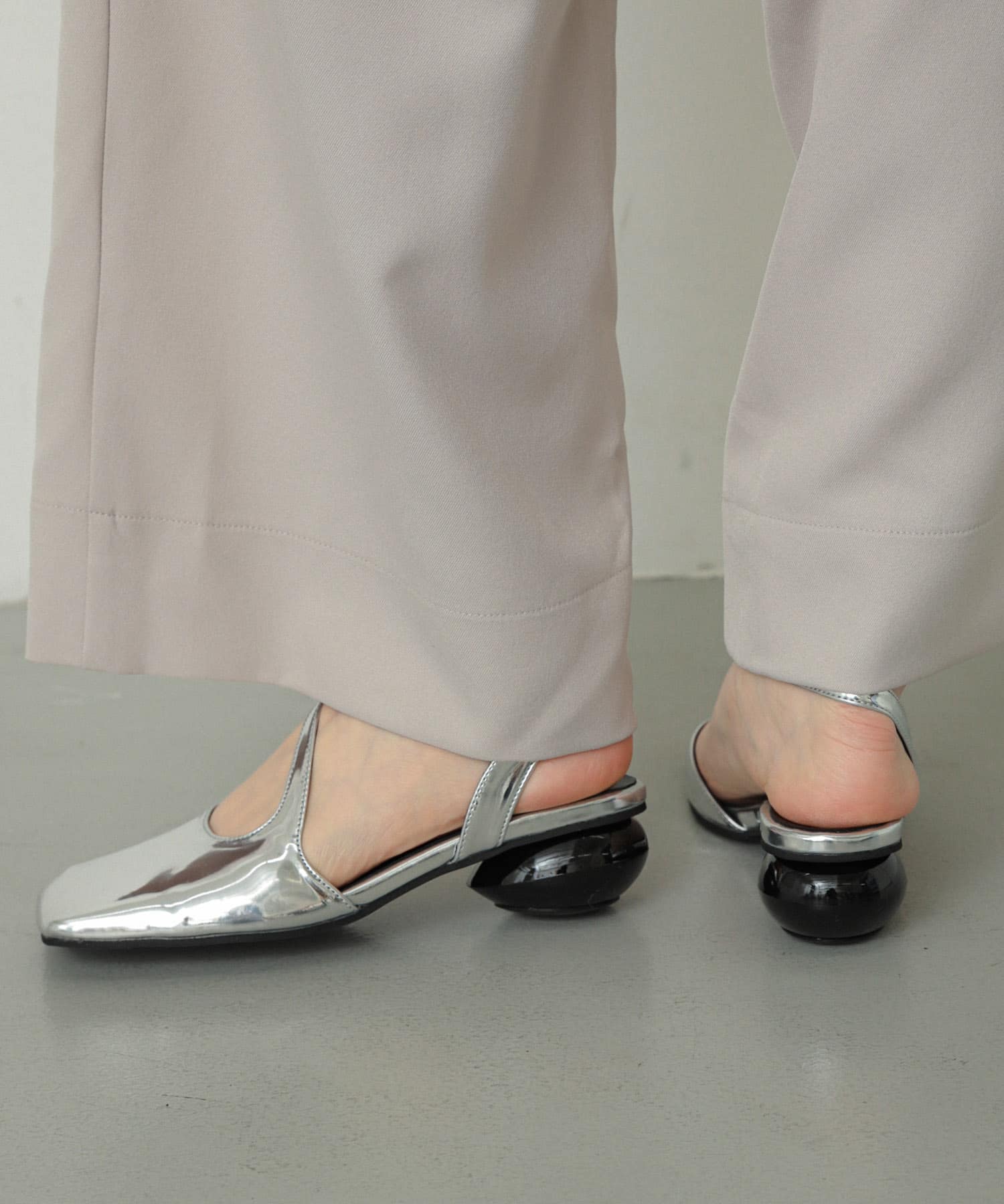 ワイドスクエアシューズ SILVER M