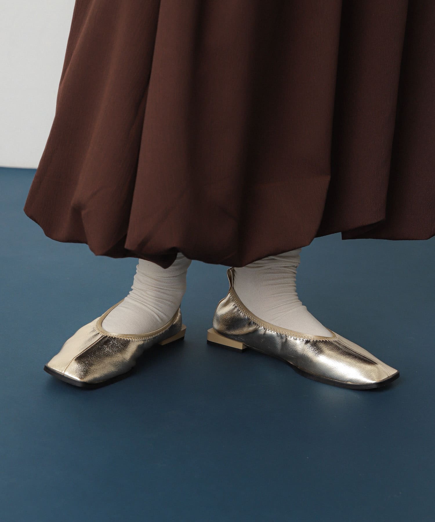 スクエアトゥフラットシューズ GOLD S