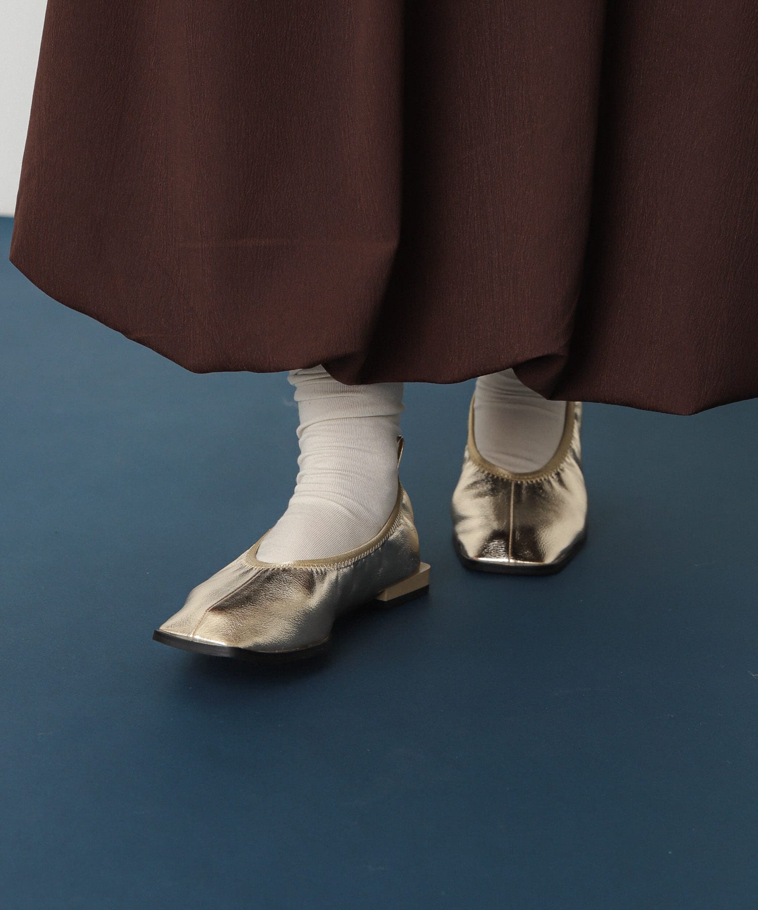 スクエアトゥフラットシューズ GOLD S