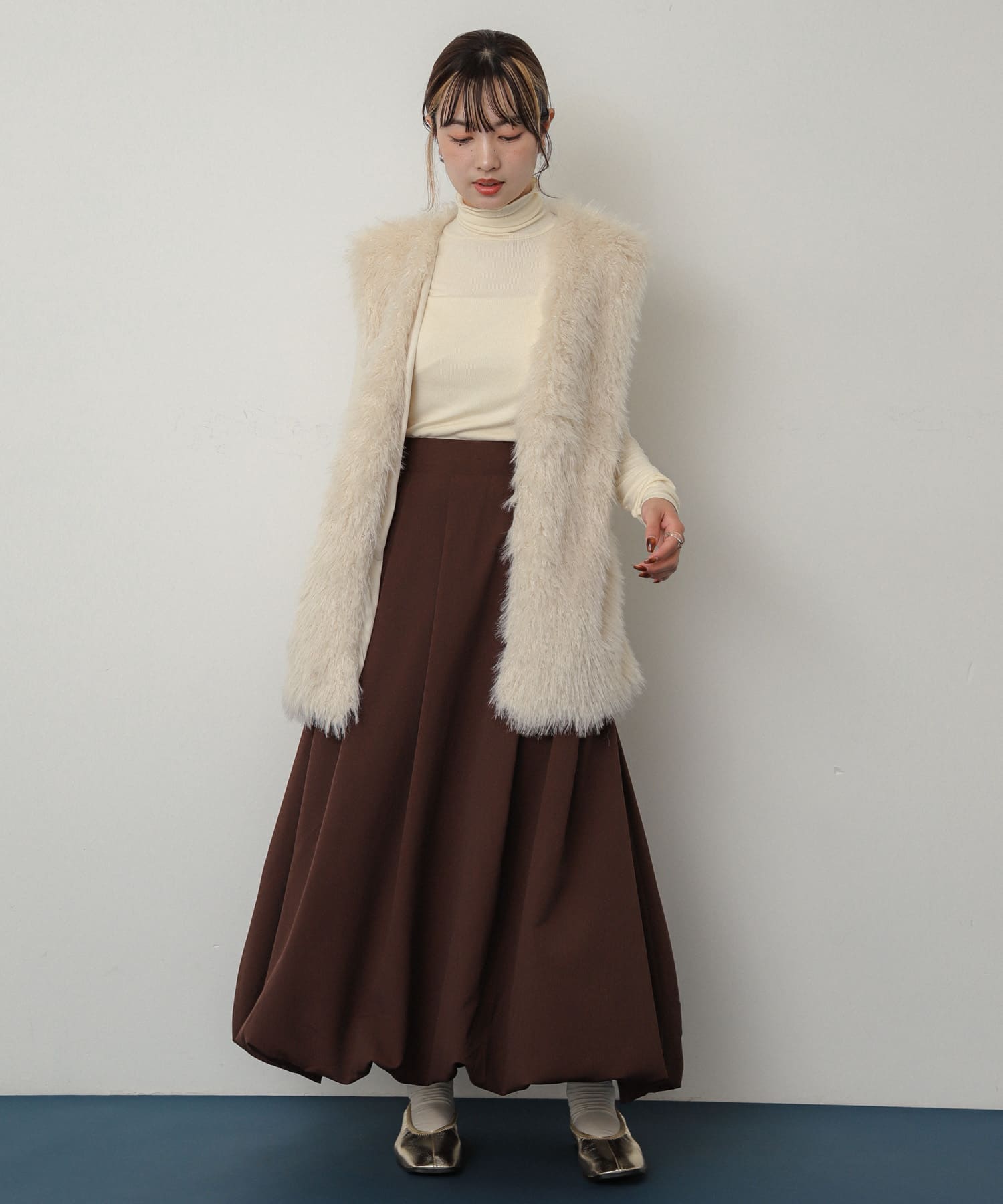 スクエアトゥフラットシューズ GOLD S