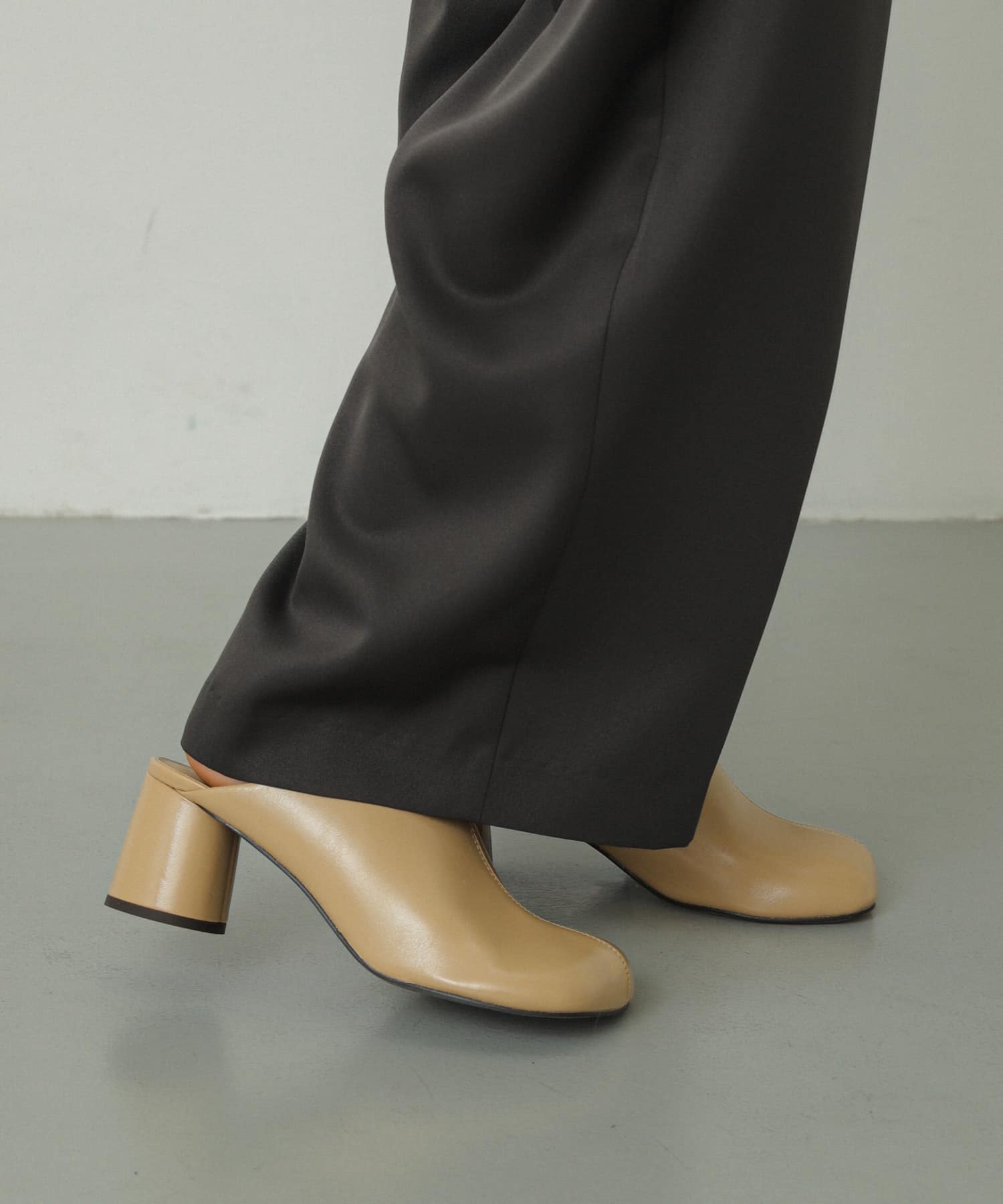 オブリークトゥサボ BEIGE M