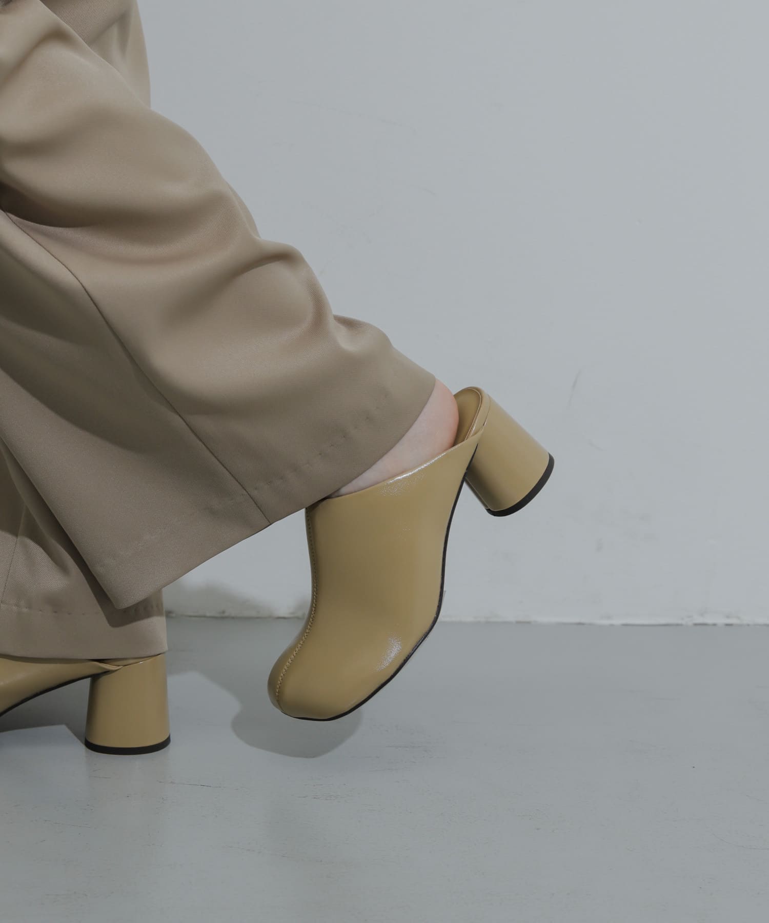 オブリークトゥサボ BEIGE L