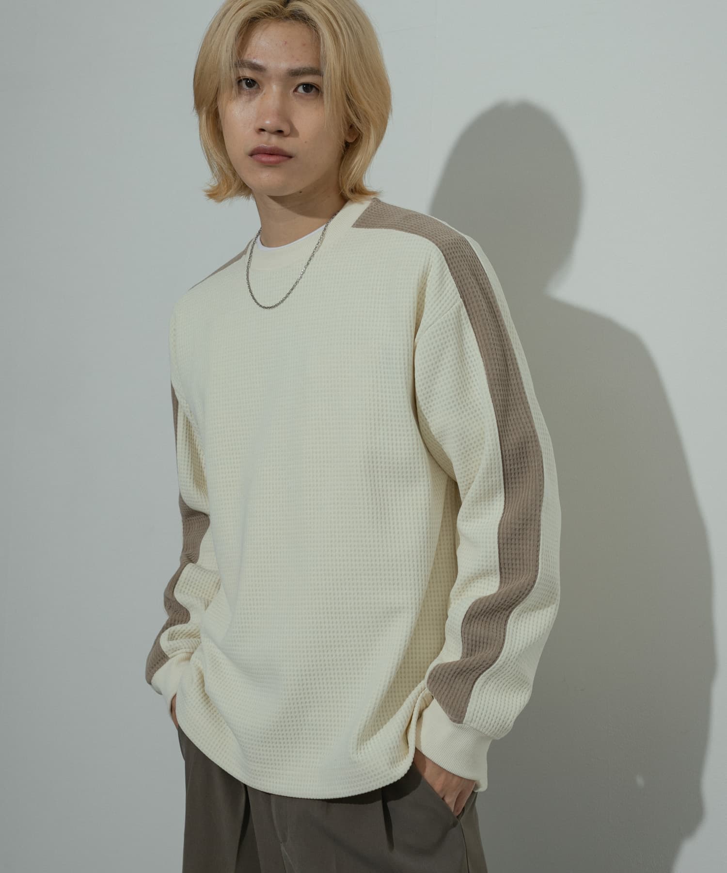 OFF WHITE