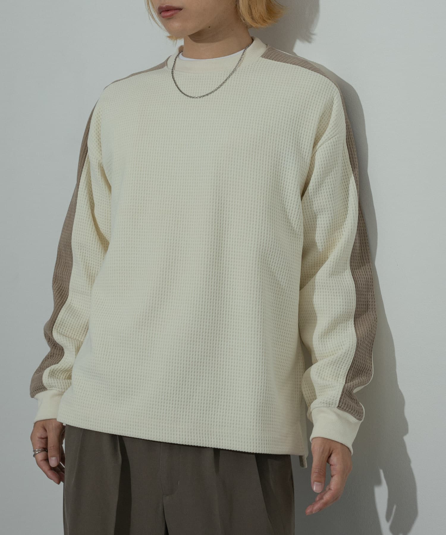OFF WHITE
