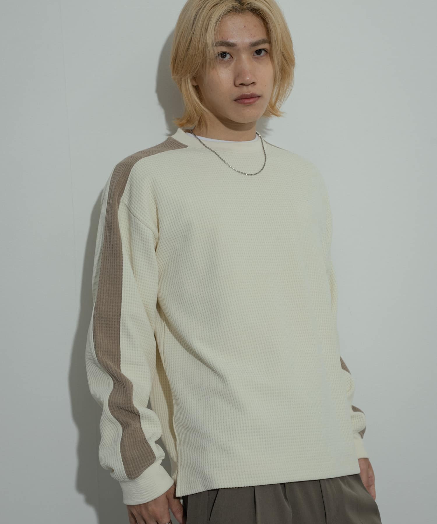 OFF WHITE