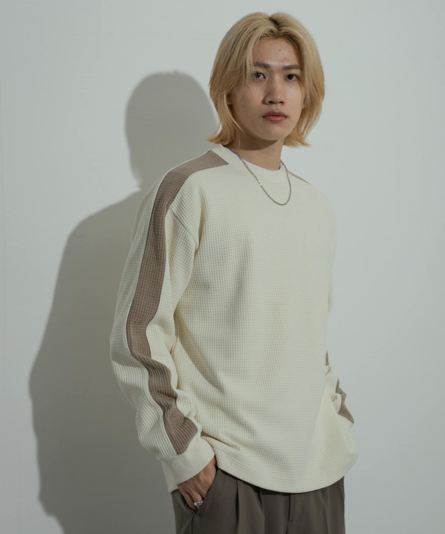 OFF WHITE