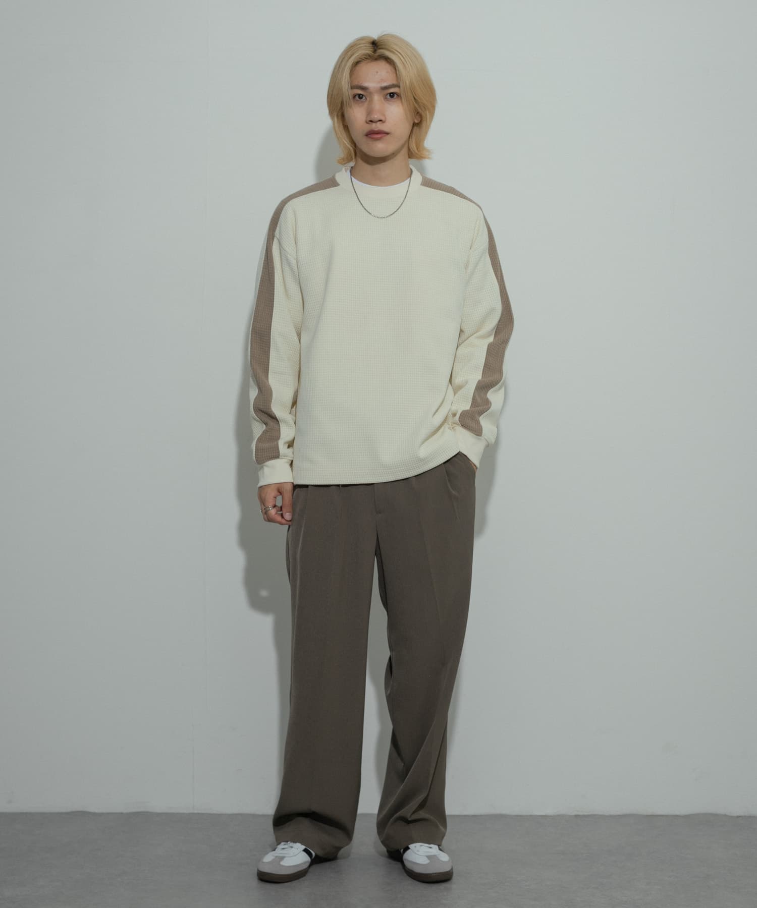 OFF WHITE