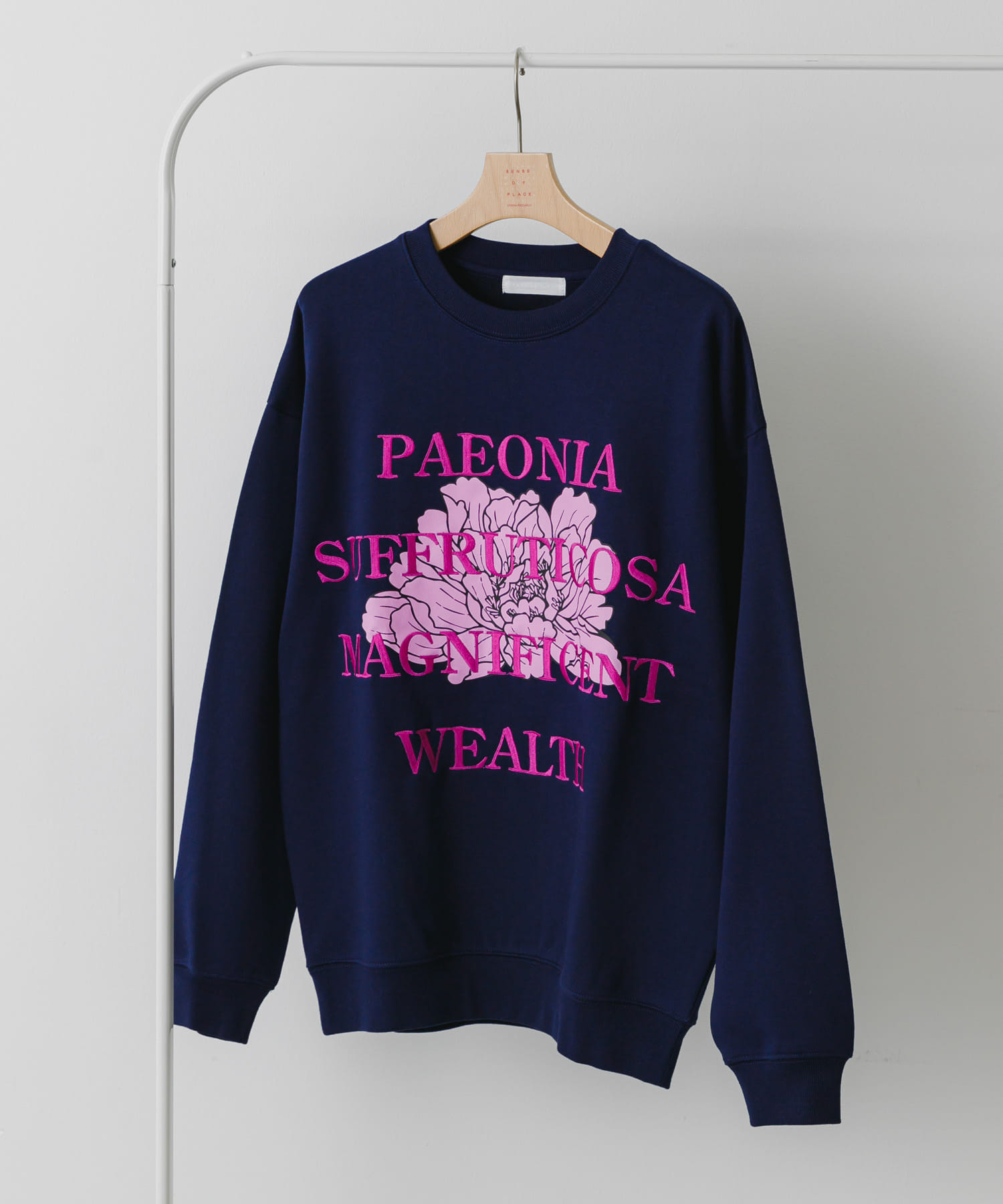 ボタニカルグラフィッククルーネックスウェット NAVY M