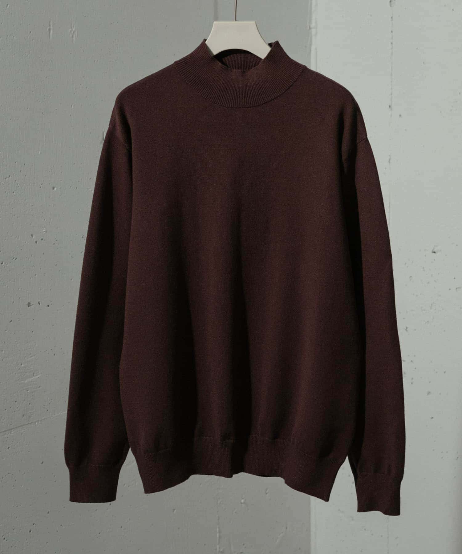 ストレッチモックネックニット BROWN L