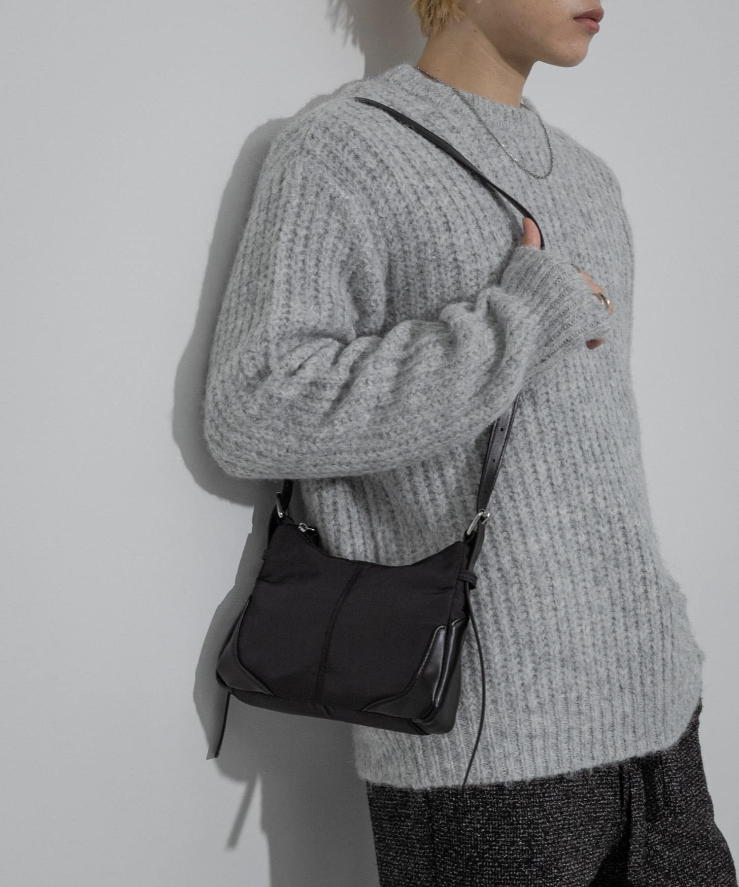 シャギークルーネックニット