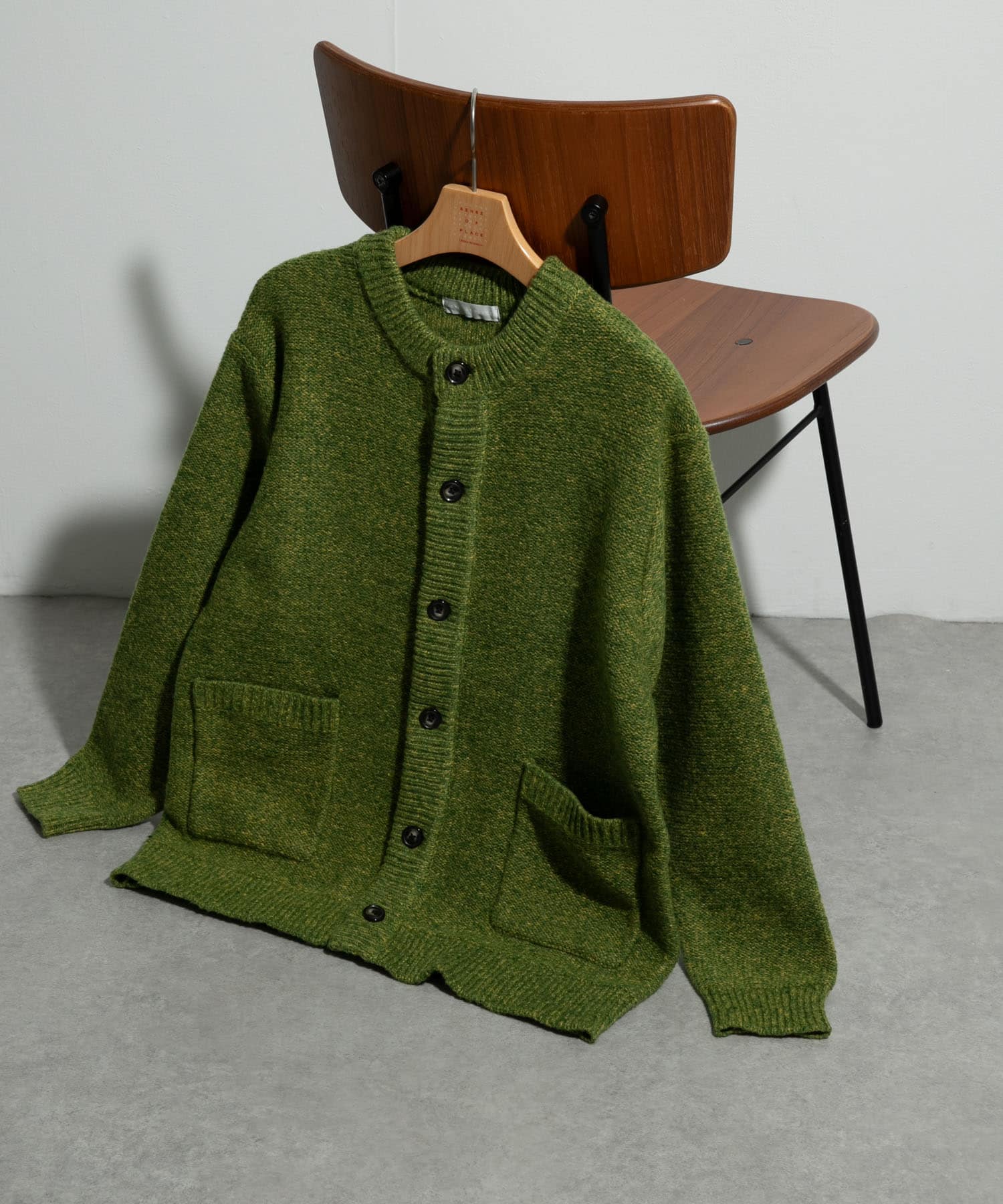 GREEN