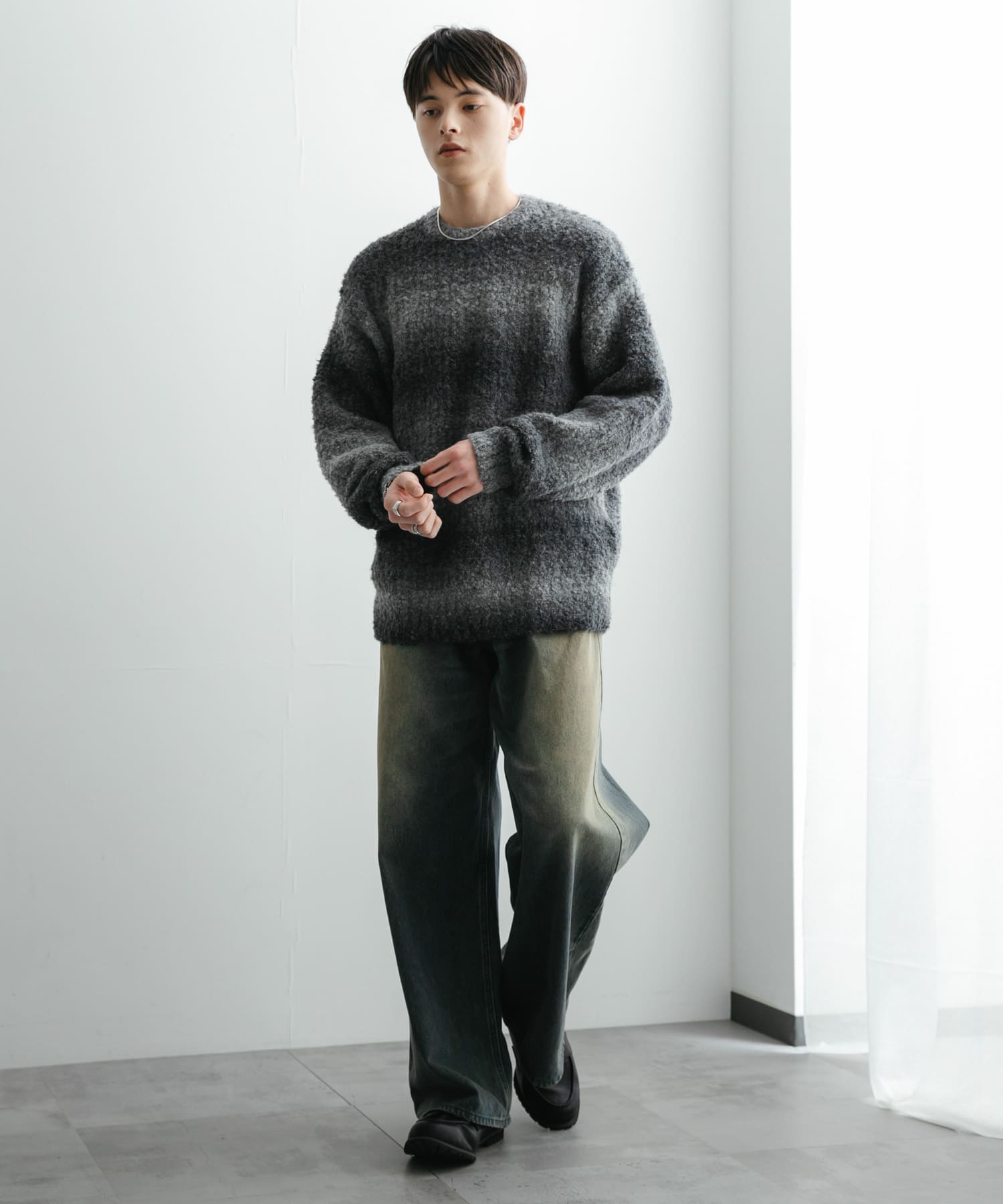 GRAY