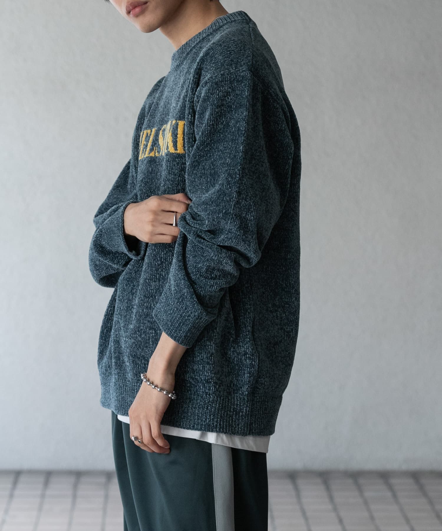 モールロゴグラフィックニット